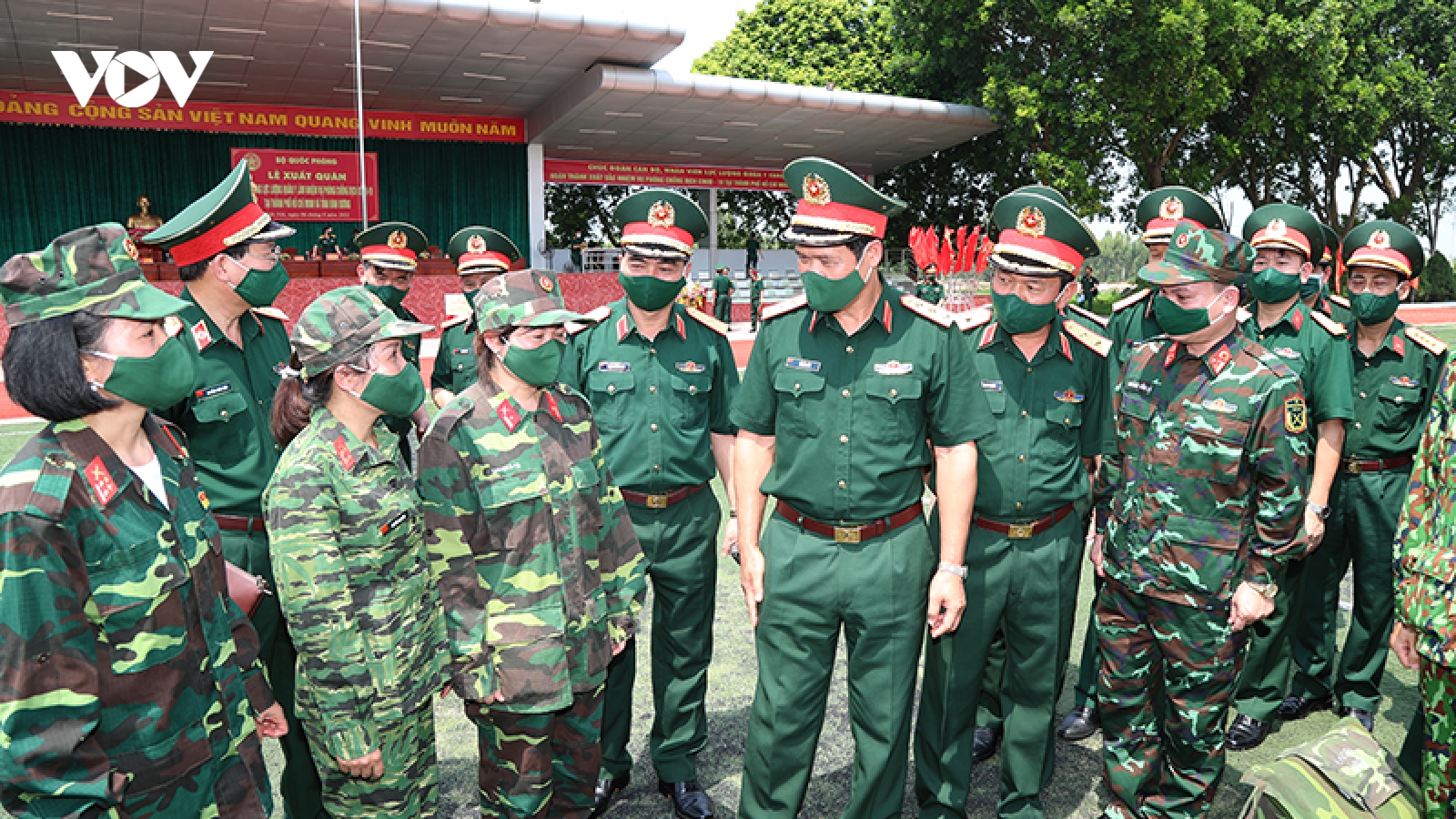Bộ Quốc phòng điều động lực lượng quân y tăng cường cho TP.HCM và Bình Dương