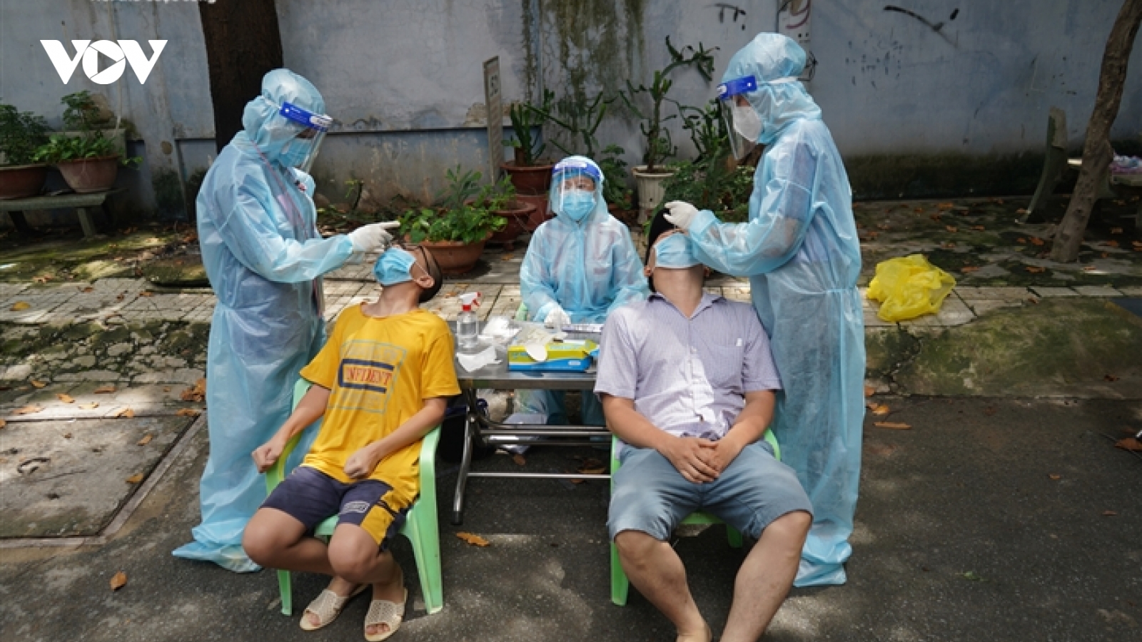 TP.HCM lấy mẫu xét nghiệm bóc tách F0 trước ngày siết chặt giãn cách