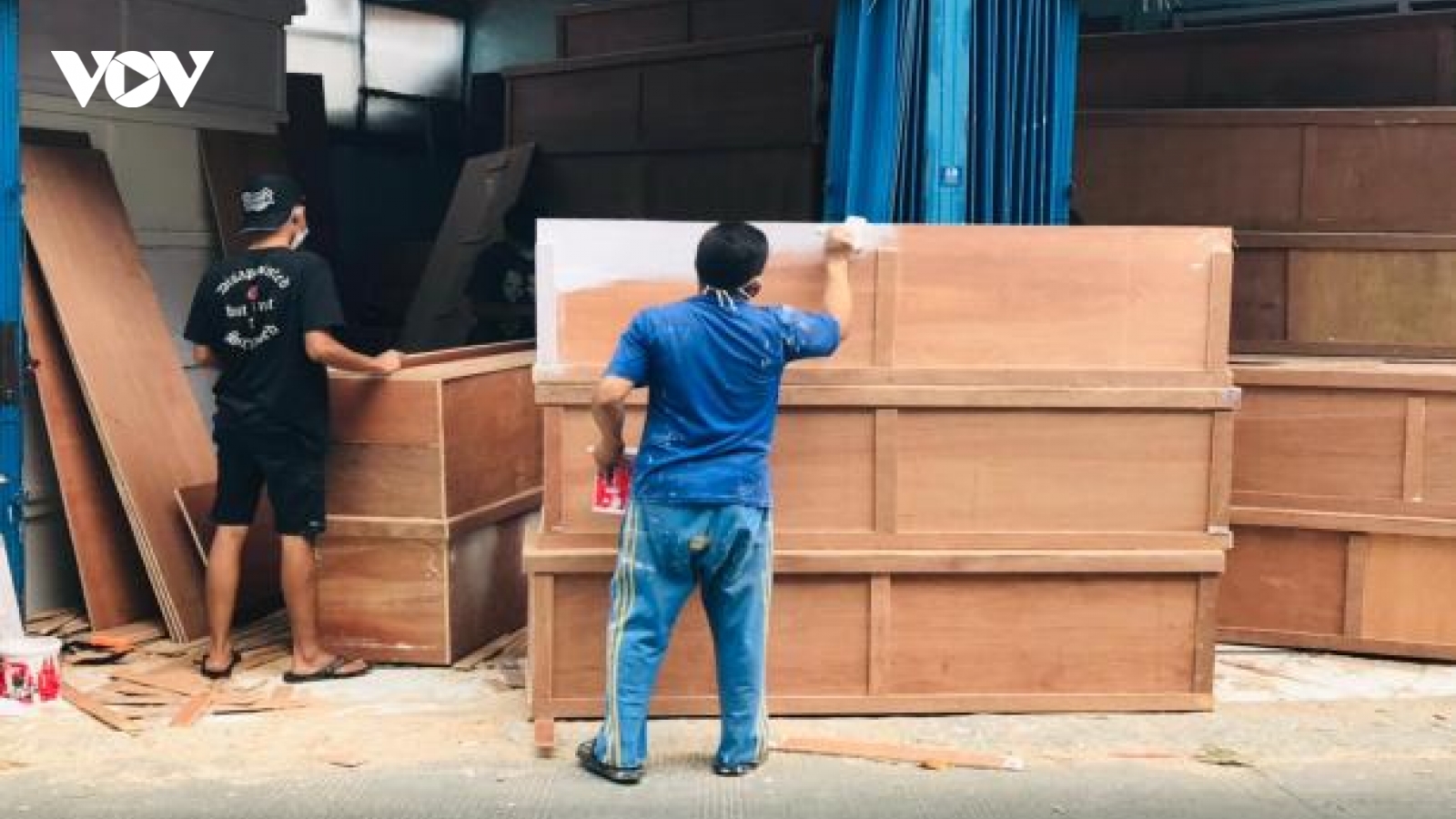 Nghề đóng quan tài trong đại dịch Covid-19 tàn khốc ở Indonesia