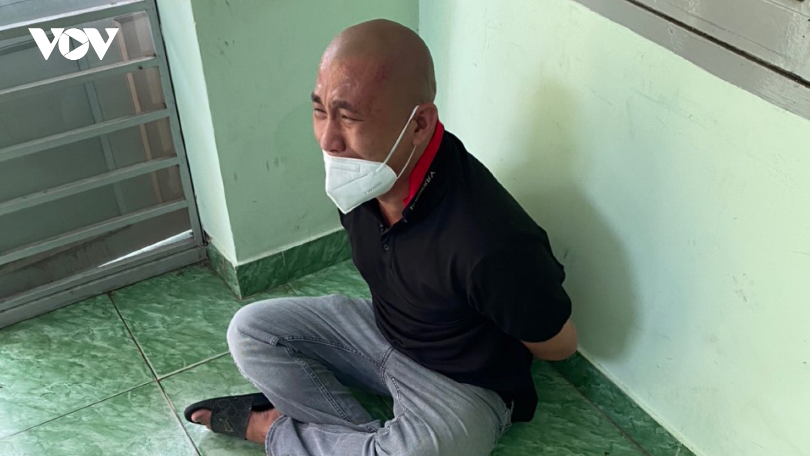 Tạm giữ đối tượng dọa giết lực lượng ở chốt kiểm dịch tại Bình Dương