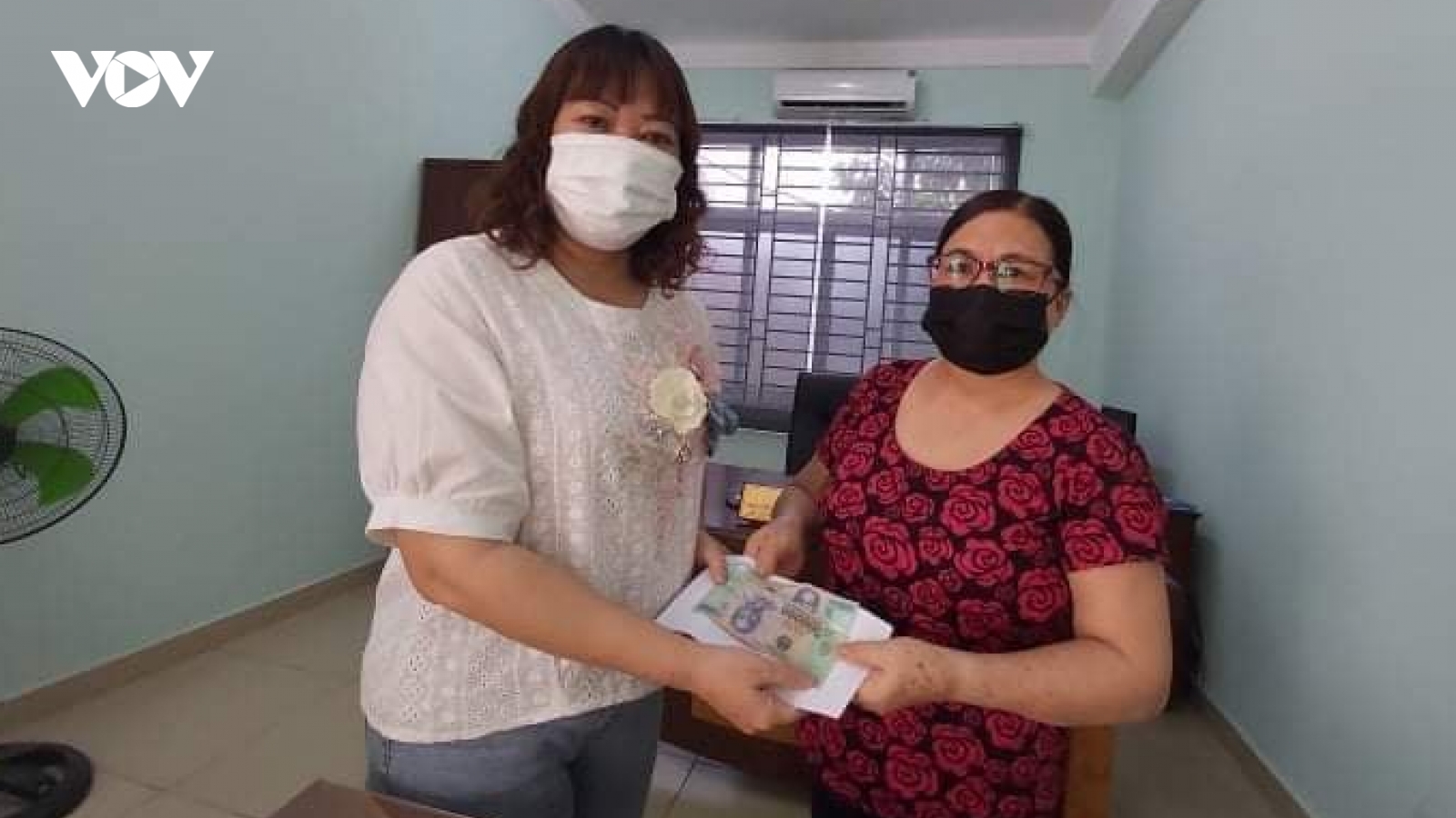 Đà Nẵng hỗ trợ mỗi hộ dân 500.000 đồng kể cả hộ tạm trú, lao động thuê trọ, sinh viên