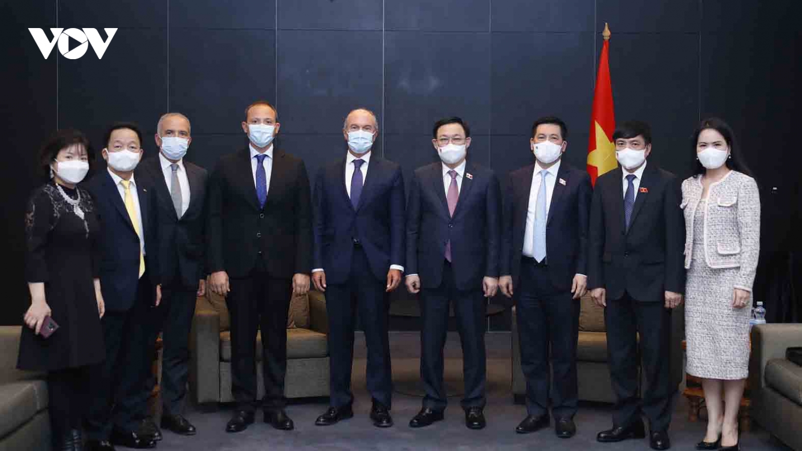 Chủ tịch Quốc hội Vương Đình Huệ tiếp các doanh nghiệp hàng đầu thế giới tại Phần Lan