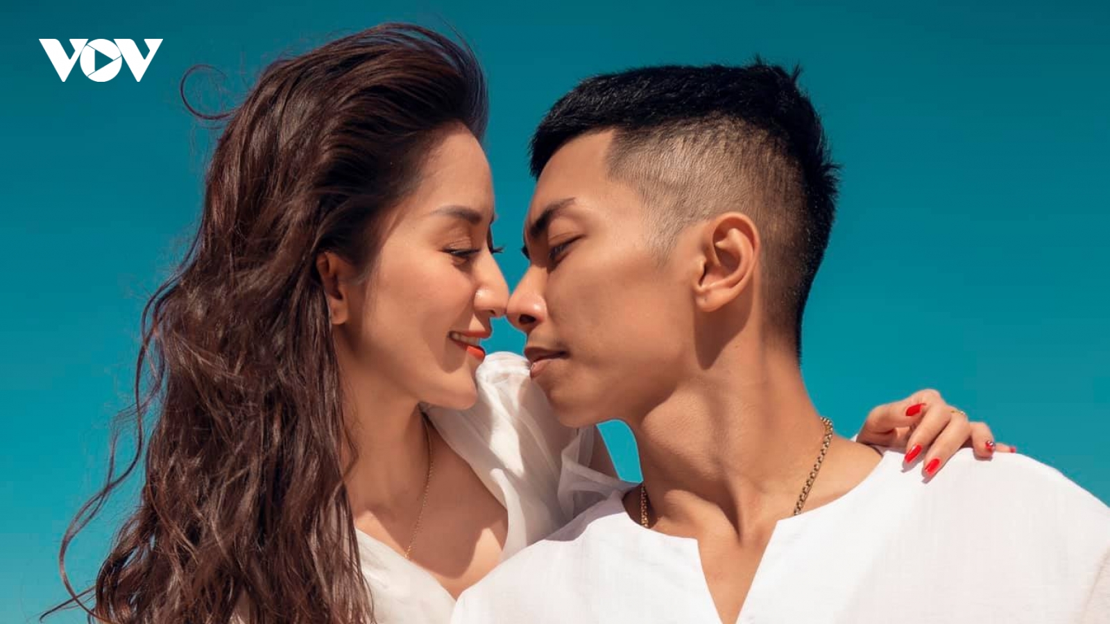 Chuyện showbiz: Phan Hiển khẳng định vị trí số 1 trong tim là bà xã Khánh Thi