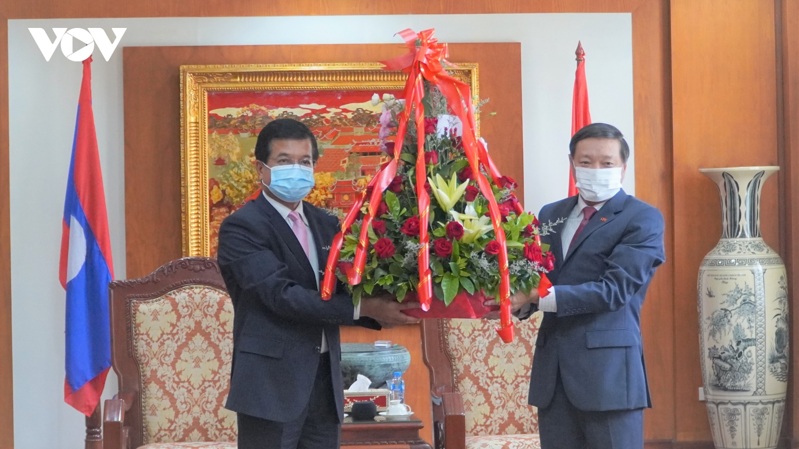 Lãnh đạo các bộ, ban, ngành của Lào chúc mừng 76 năm Quốc khánh Việt Nam