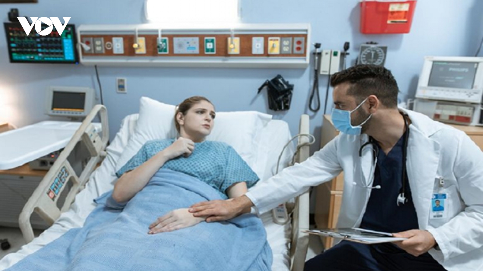 4 yếu tố có thể làm tăng nguy cơ mắc COVID-19 sau khi tiêm chủng