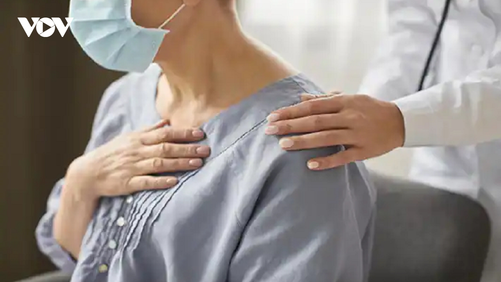 Tiêm chủng đầy đủ giúp giảm nguy cơ nhập viện và mắc COVID-19 kéo dài