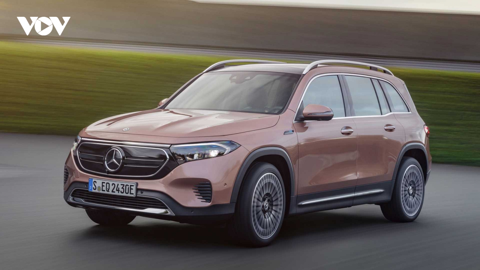 Crossover chạy điện Mercedes-Benz EQB ra mắt khách hàng tại Mỹ và châu Âu