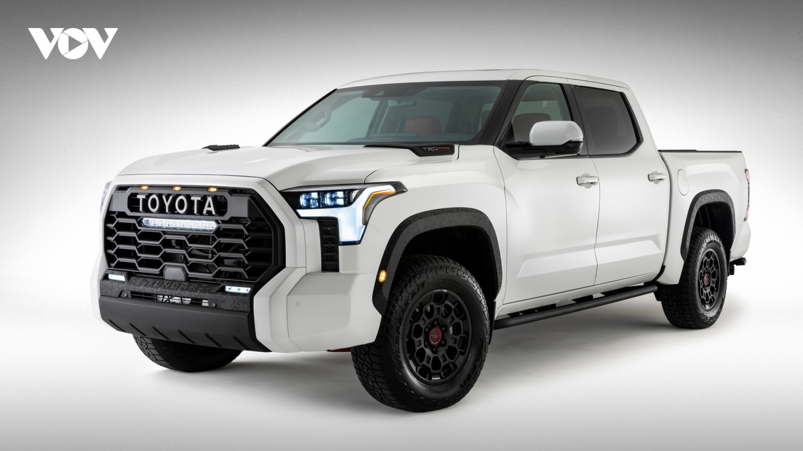 Ảnh chi tiết "siêu bán tải" Toyota Tundra TRD Pro mới, mạnh hơn F-150 Raptor