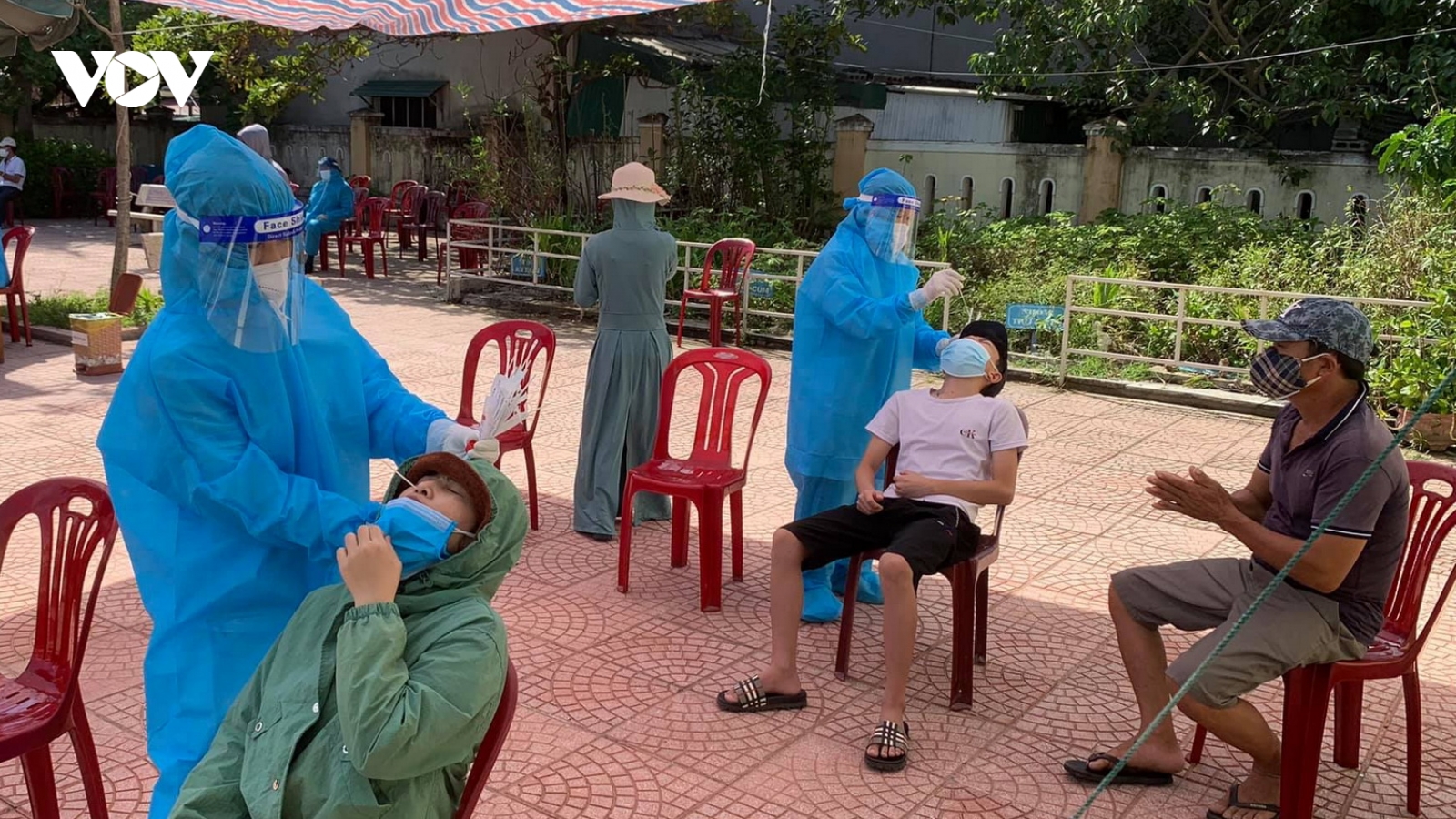 Quảng Bình xét nghiệm toàn tỉnh để tách F0