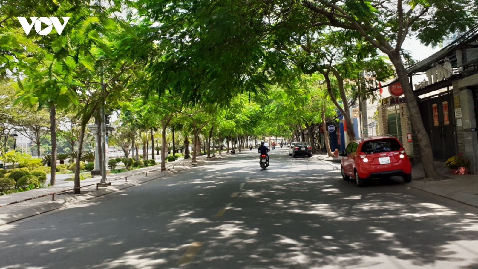 Mở cửa trở lại nền kinh tế: Cần thiết nhưng phải cẩn trọng, linh hoạt