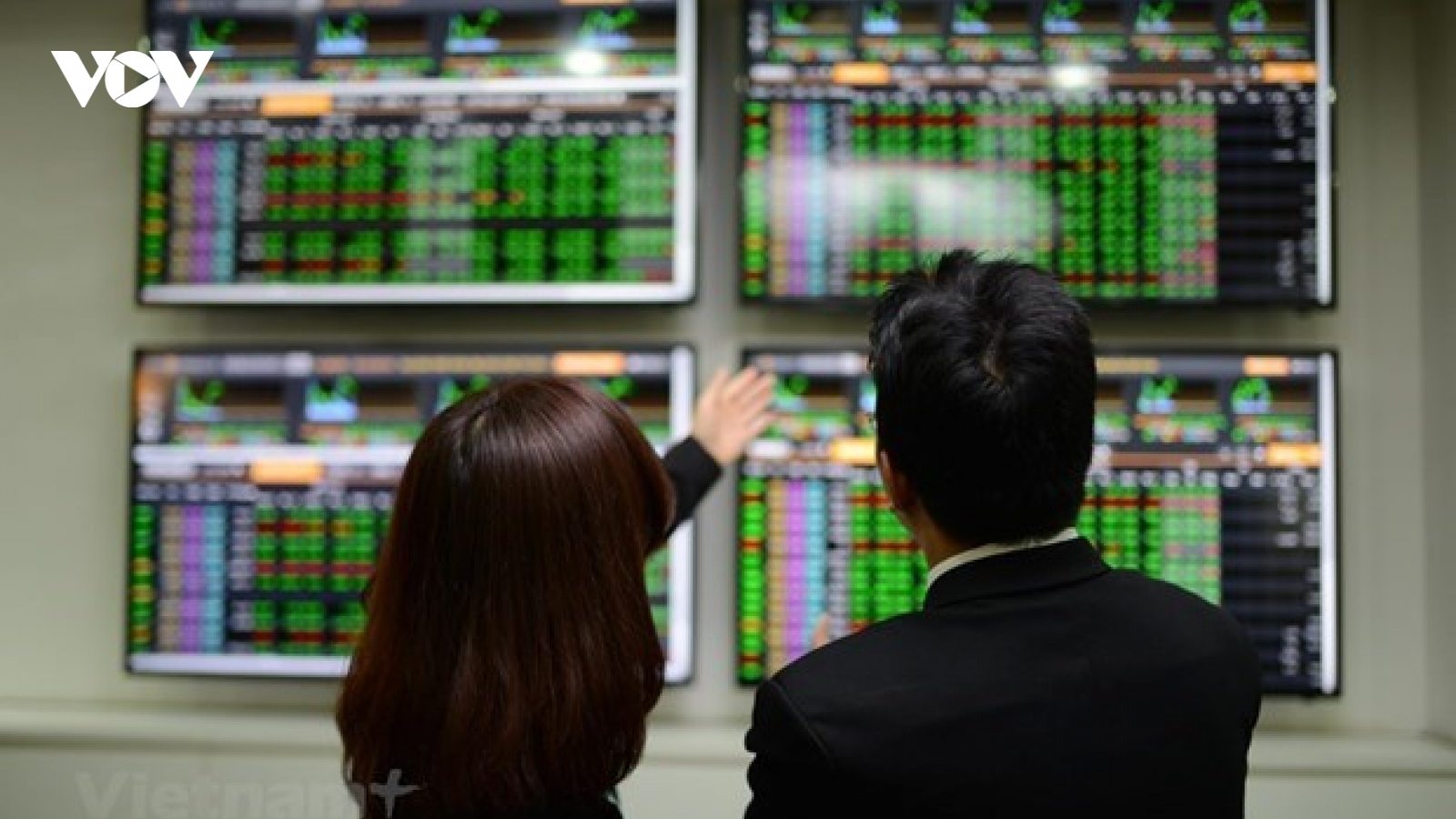 VN-Index duy trì đà tăng điểm, hướng đến vùng kháng cự 1.375-1.380 điểm