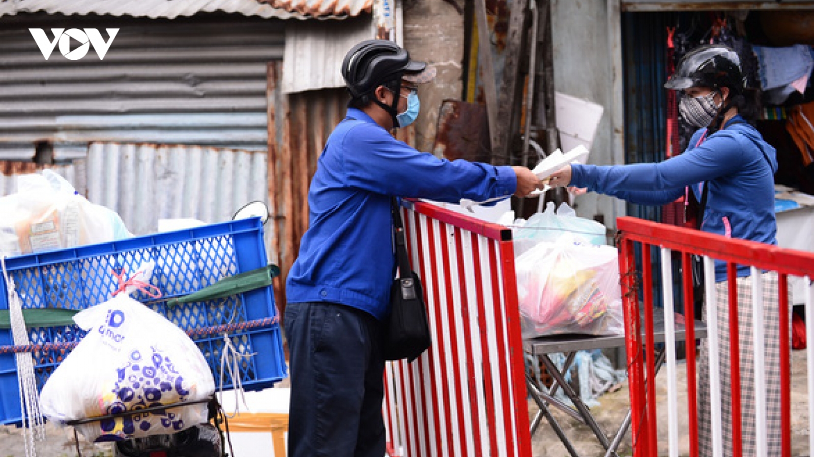 Shipper chạy xuyên trưa vẫn không hết đơn hàng do ít tài xế