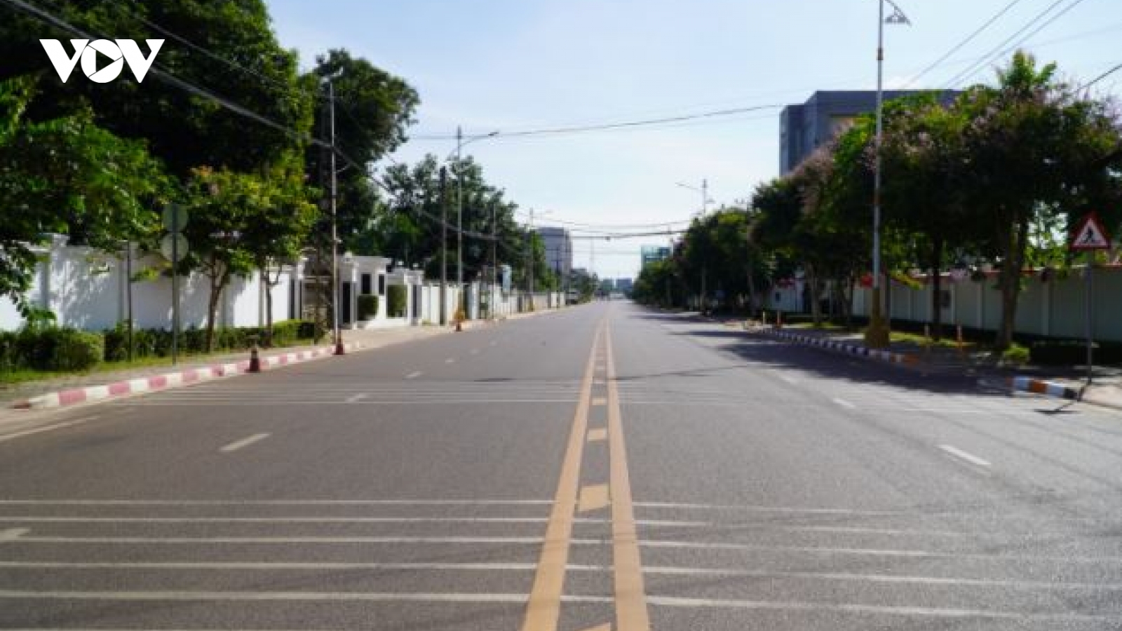 Lào phong tỏa 4 quận nội thành ở thủ đô để chống dịch