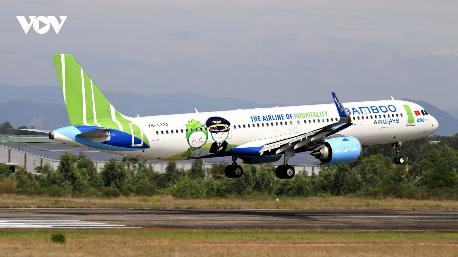 Bamboo Airways phục vụ công tác tiếp viện và đưa người hồi hương