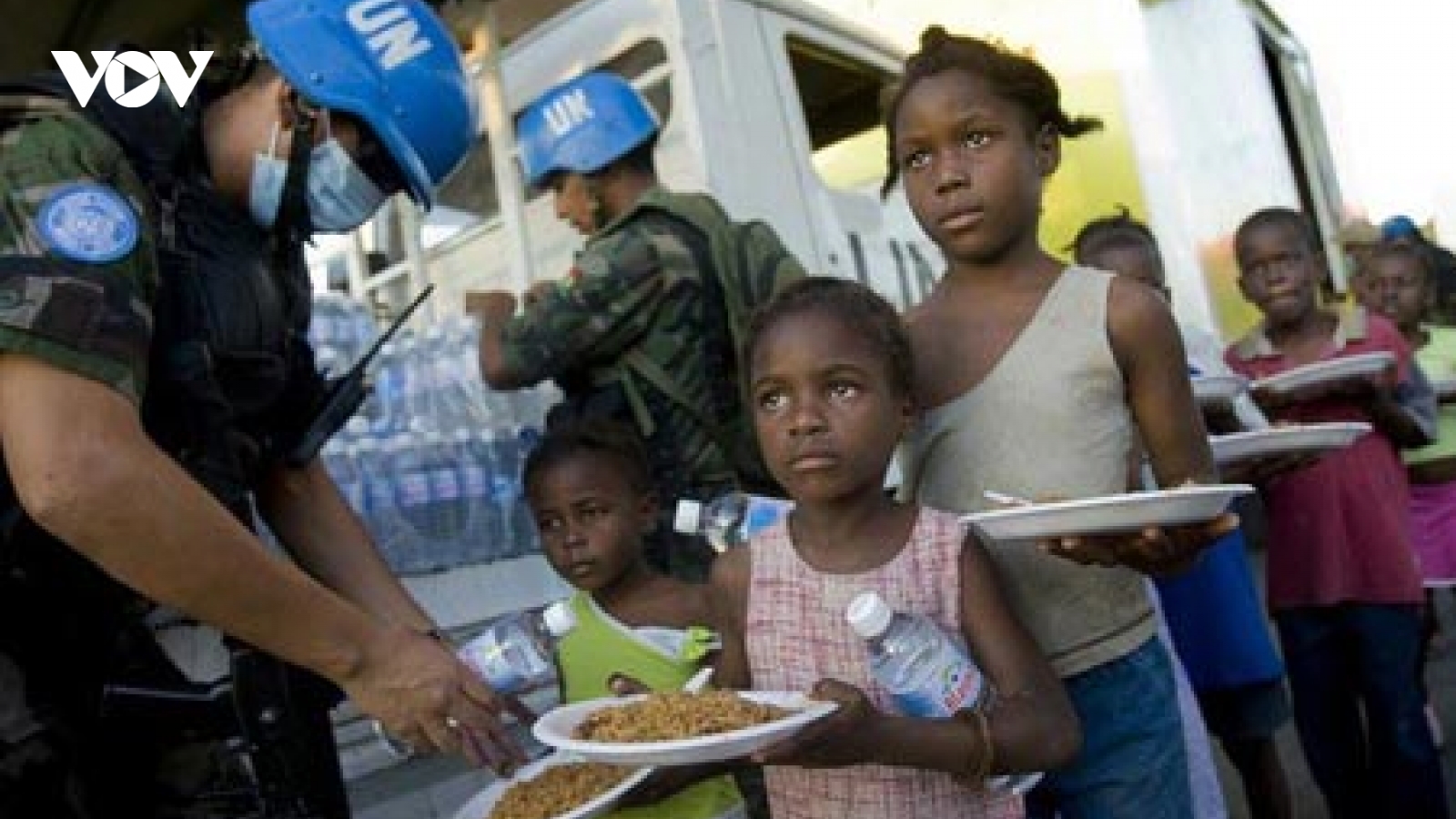 Hàng chục nghìn người Haiti vẫn đang chờ đợi sự giúp đỡ