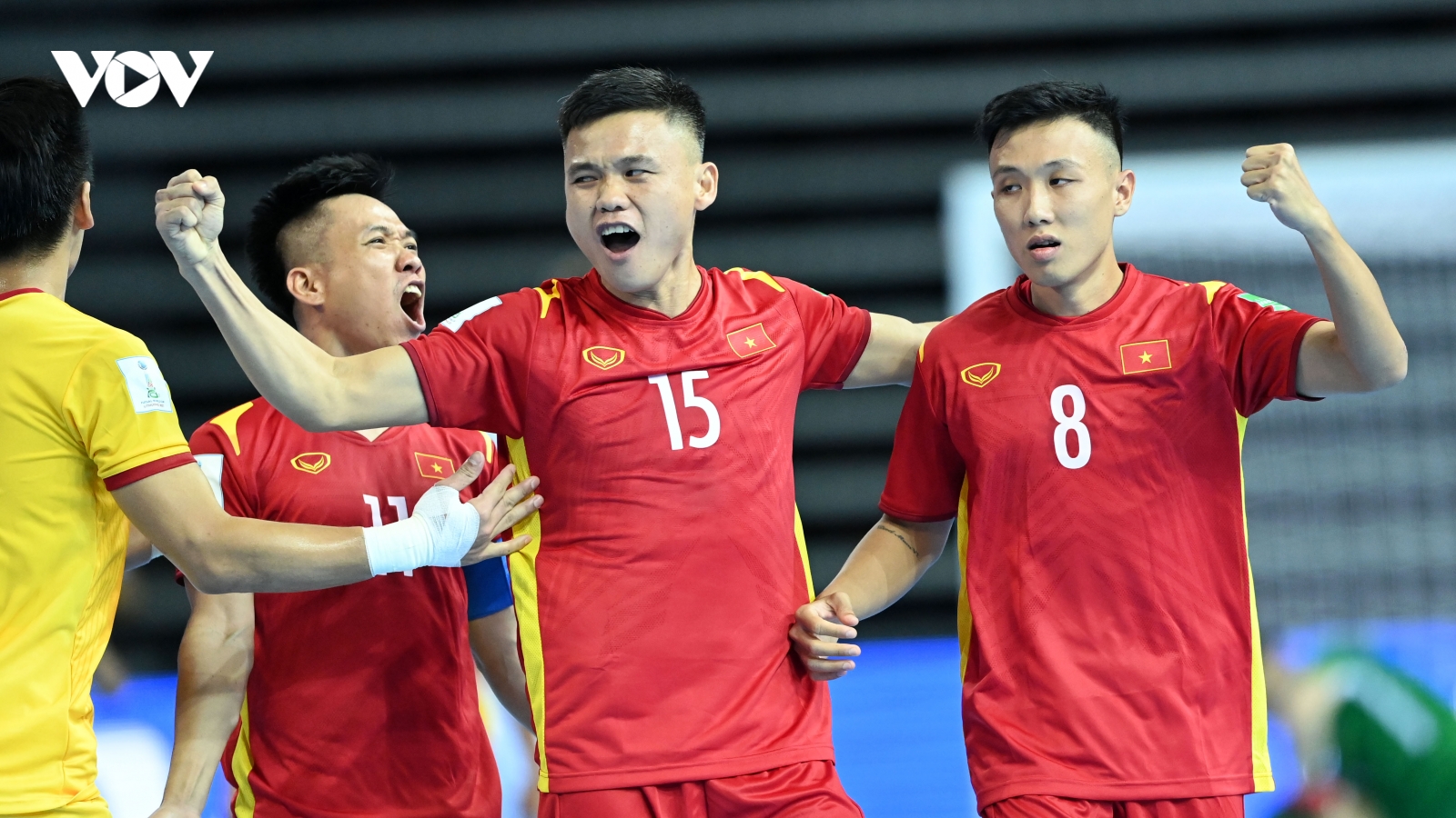ĐT Futsal Việt Nam hạnh phúc khi ghi bàn vào lưới ĐT Futsal Brazil
