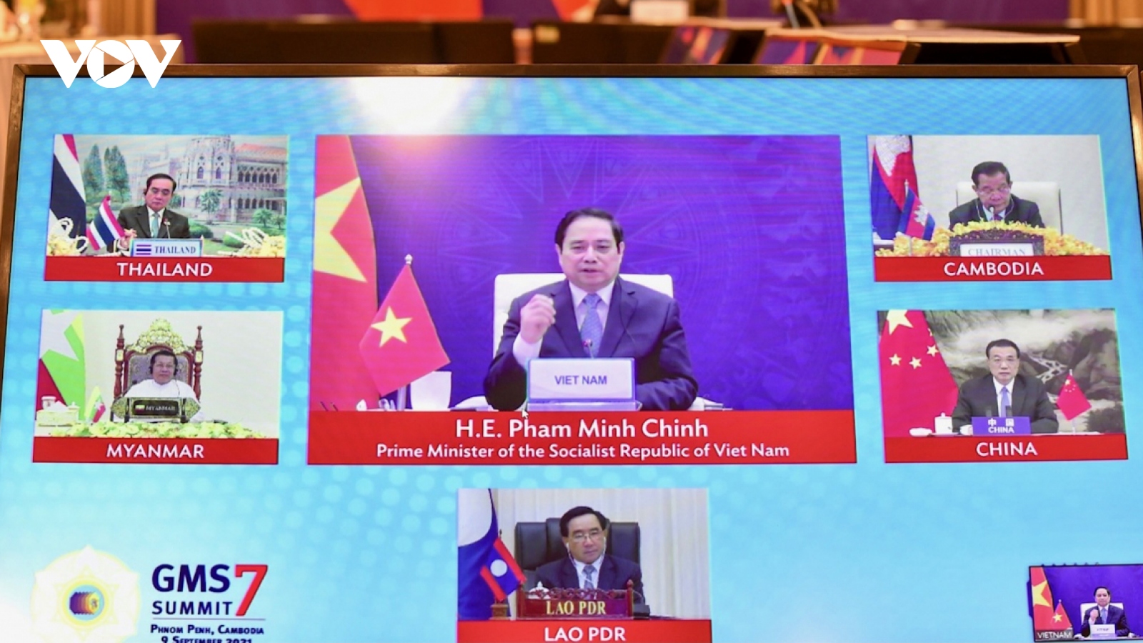 PM Chinh underlines importance of effective co-operation to contain virus