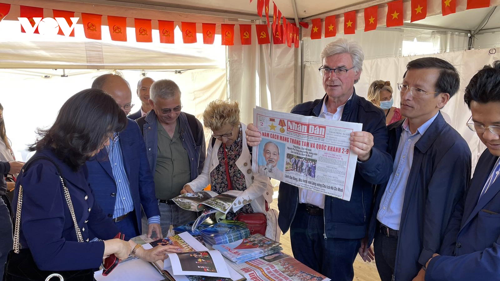 Báo Nhân Dân tham dự Hội báo Nhân đạo Pháp sau 1 năm gián đoạn vì Covid-19 