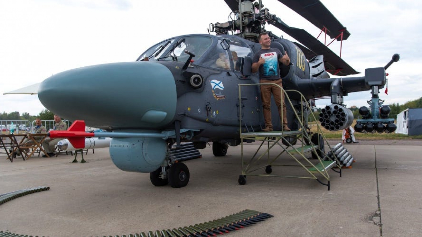 Trung Quốc tính mua “Cá mập đen” Ka-52K của Nga cho tàu đổ bộ giữa lúc căng thẳng với Mỹ