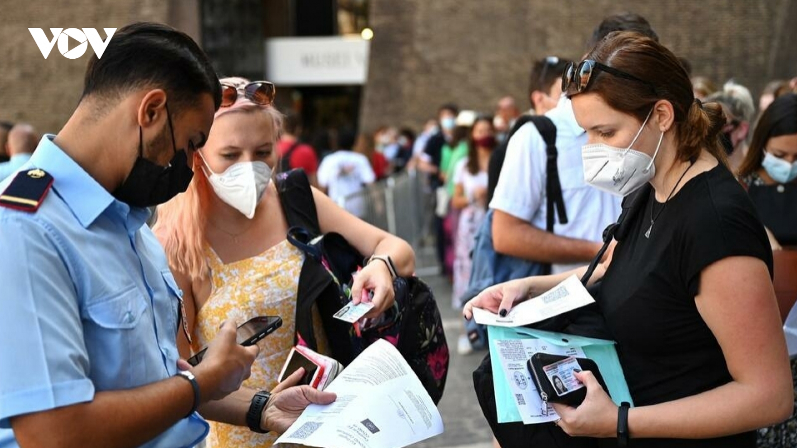 Italy yêu cầu bắt buộc người lao động phải có thẻ xanh Covid-19