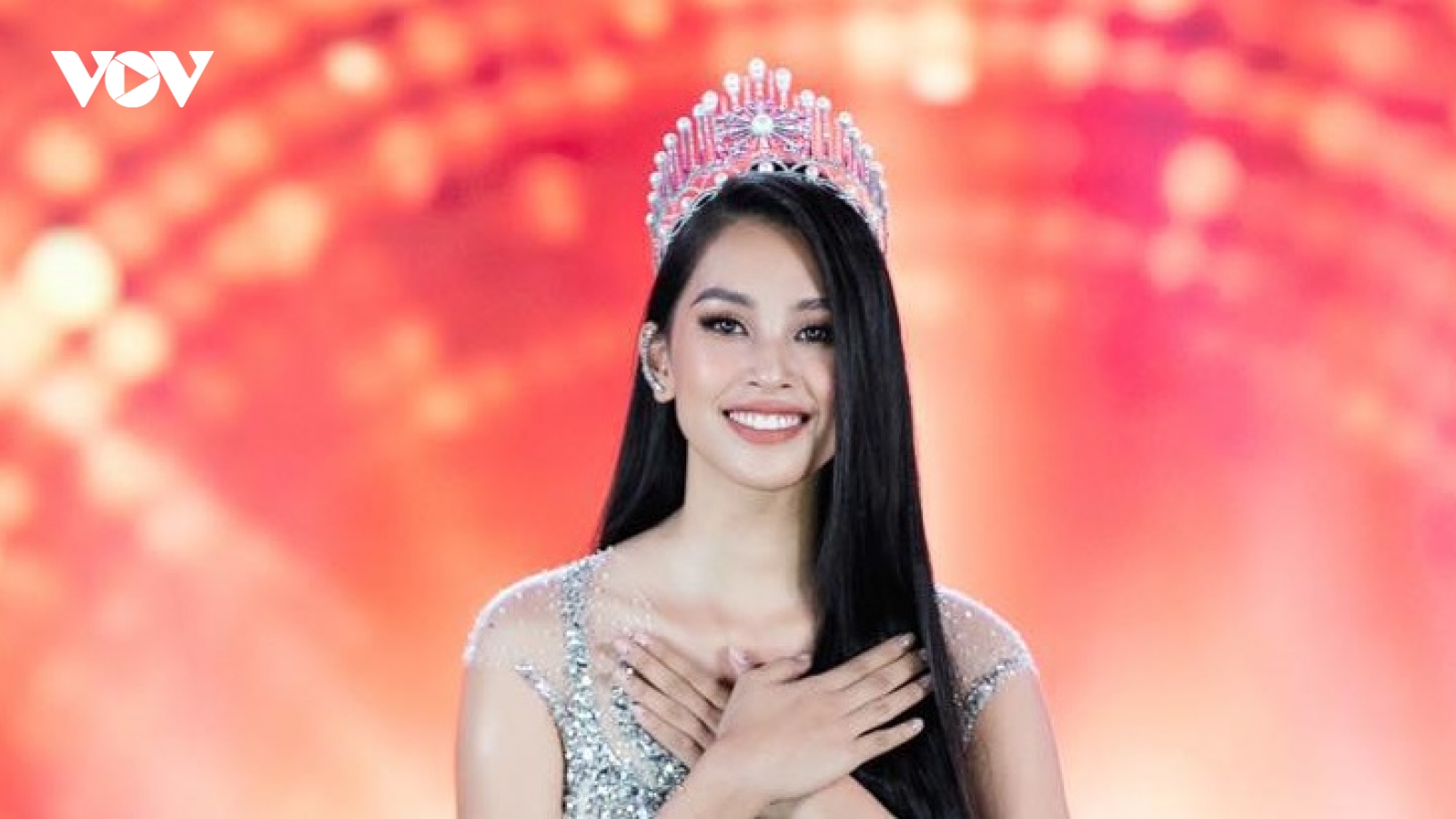 Tiểu Vy từng không đủ điều kiện thi Hoa hậu vì điều này