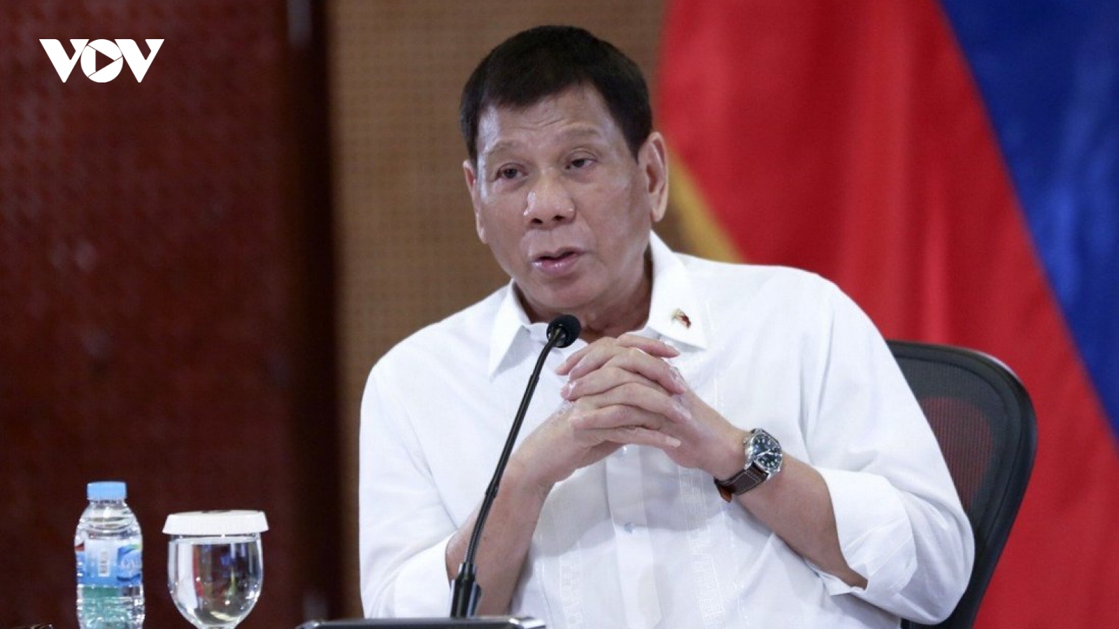 Tổng thống Philippines xem xét bắt buộc người dân tiêm vaccine Covid-19