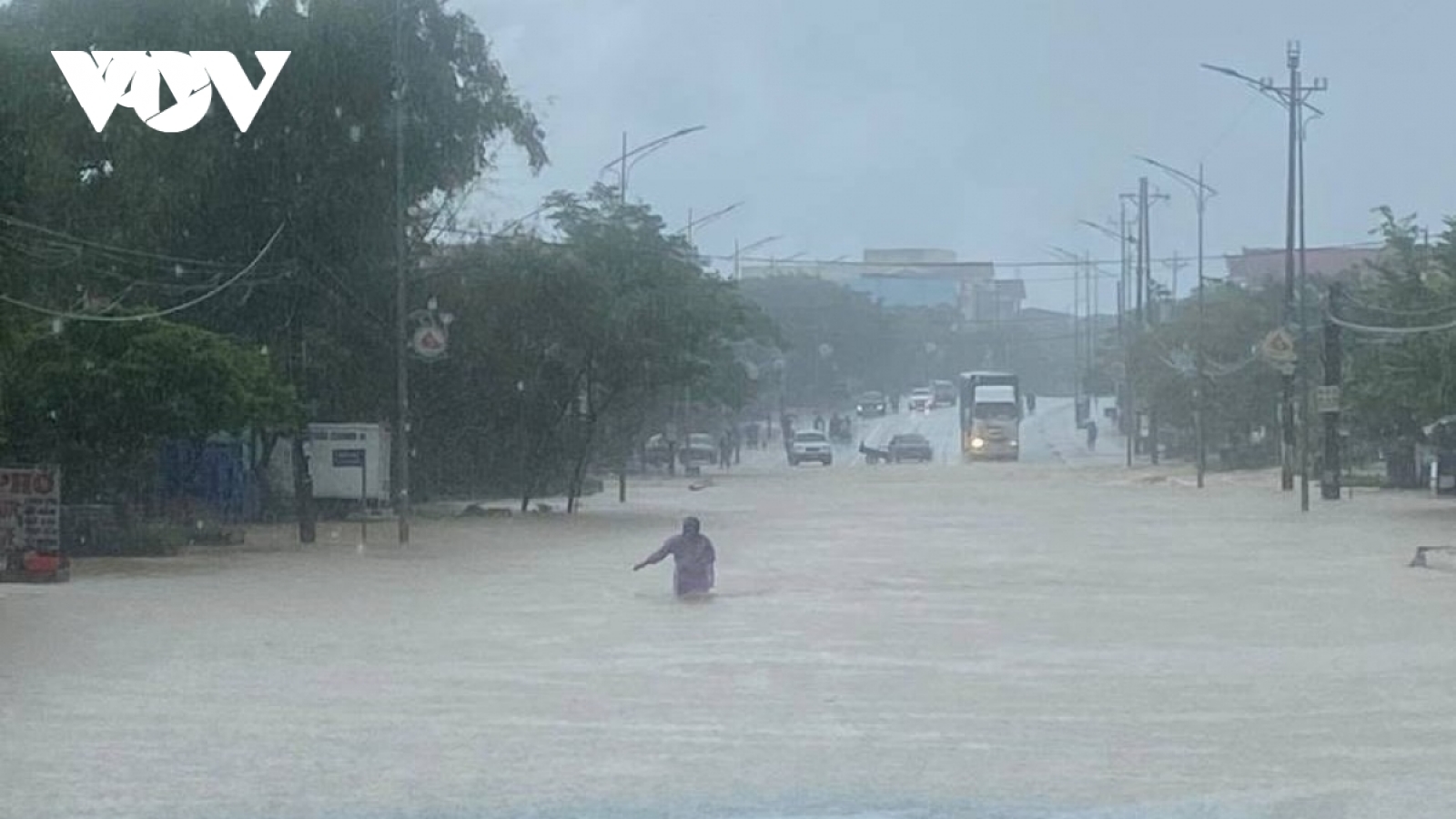 Vừa chống dịch vừa ứng phó thiên tai trong bối cảnh mới