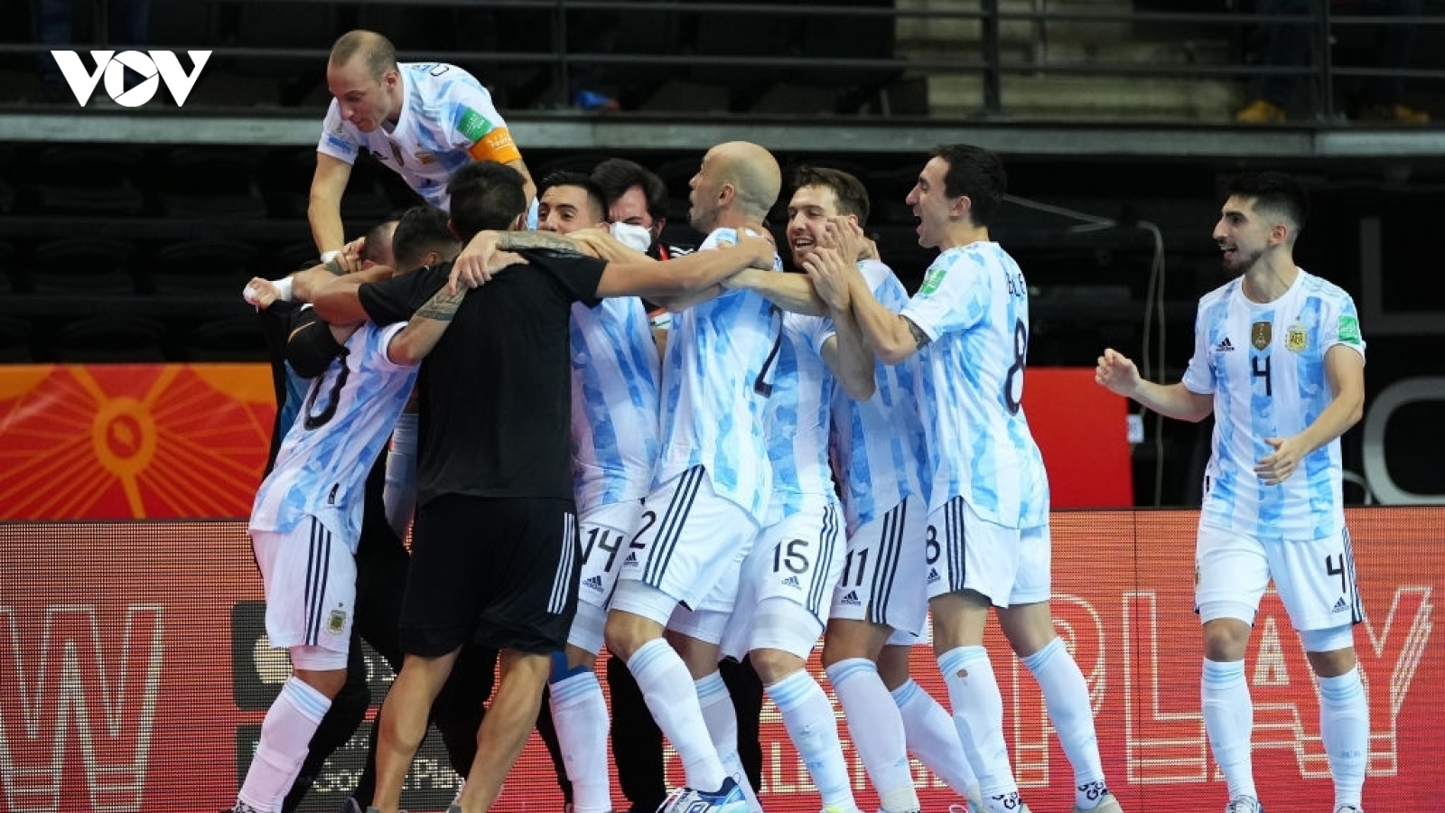 Argentina hạ Nga ở "chung kết sớm", đối đầu Brazil tại bán kết Futsal World Cup 2021 