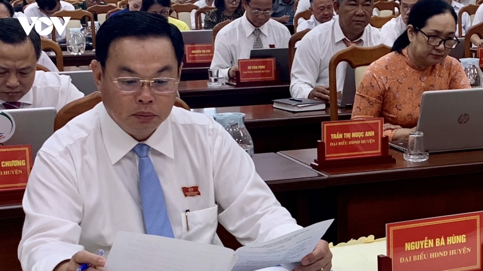 Từ vụ cán bộ xin nghỉ việc vì chống dịch kém: Văn hóa từ chức phải trở thành quy chế