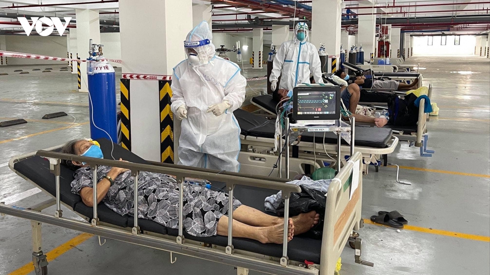 Phát hiện có sâu trong suất ăn, TP.HCM ngưng hợp đồng cung ứng suất ăn cho bệnh viện