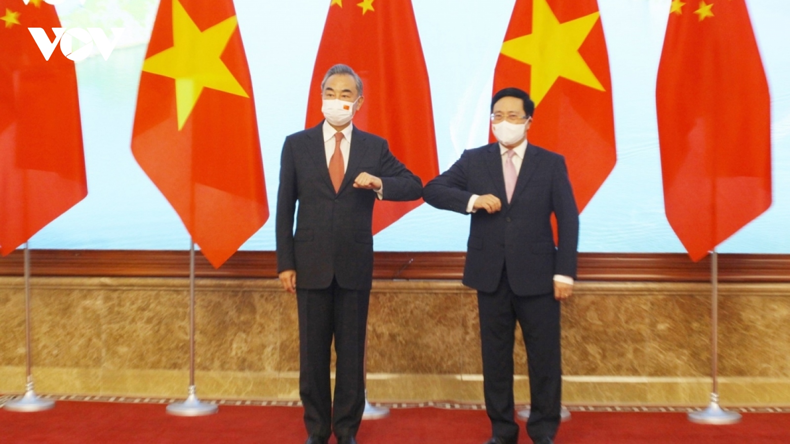 Chinese FM Wang Yi welcomed in Hanoi on three-day visit