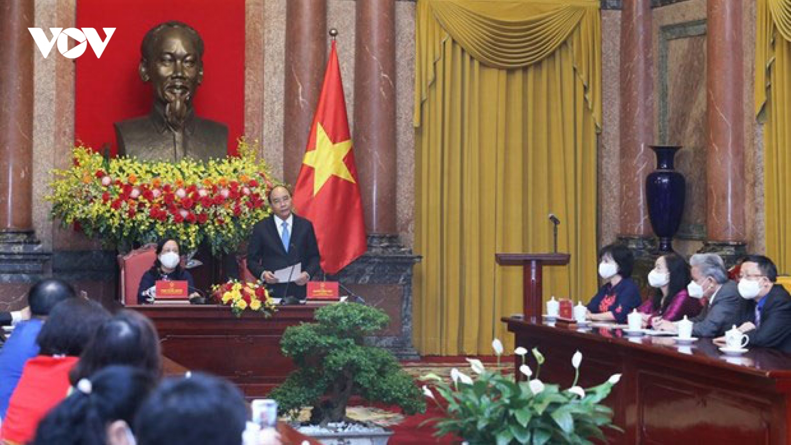 Chủ tịch nước: Nhiều người cao tuổi rất trách nhiệm trong phòng chống Covid-19