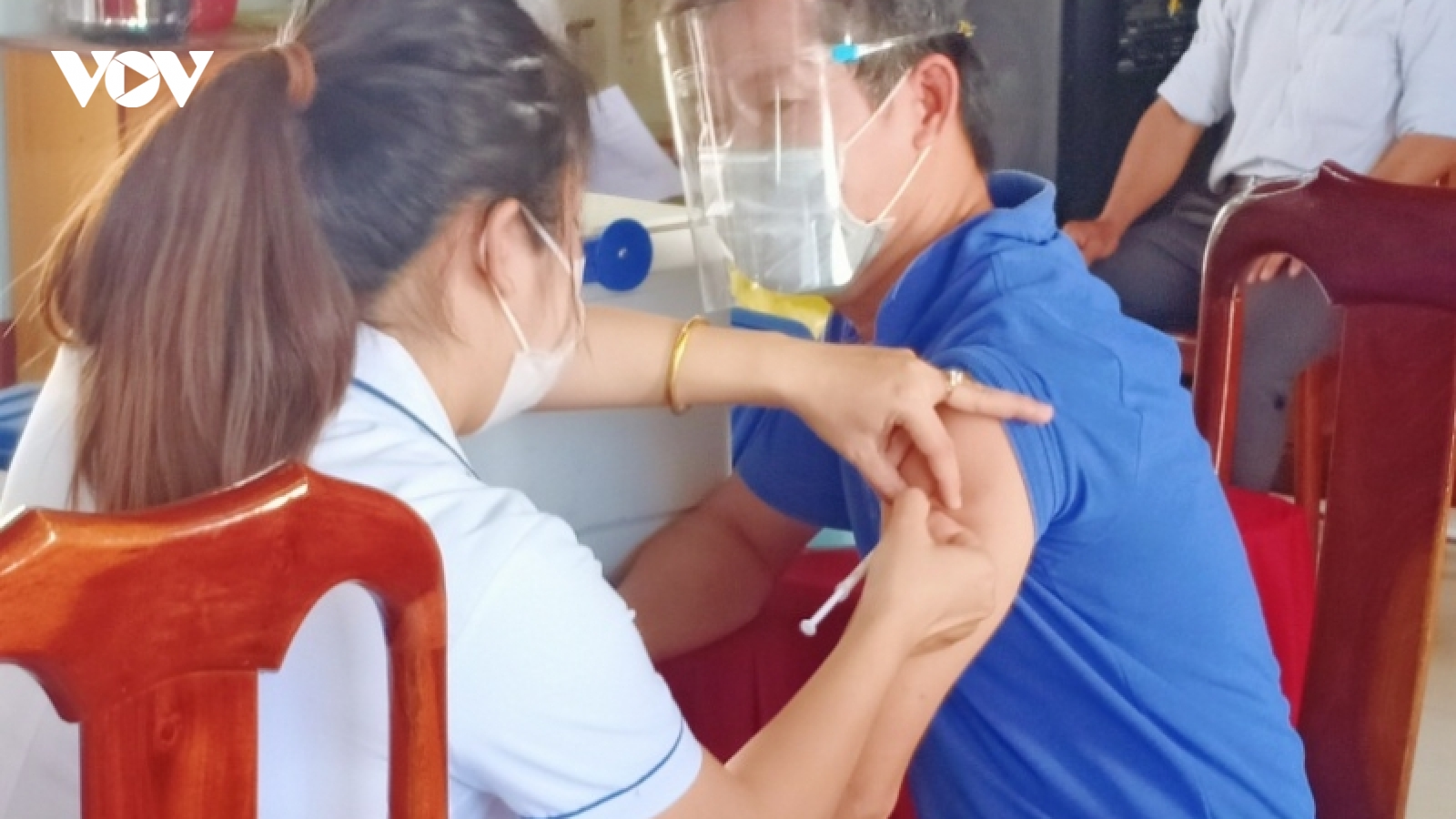 Đắk Lắk tiêm vaccine phòng COVID-19 cho hơn 34.000 người trong ngành giáo dục