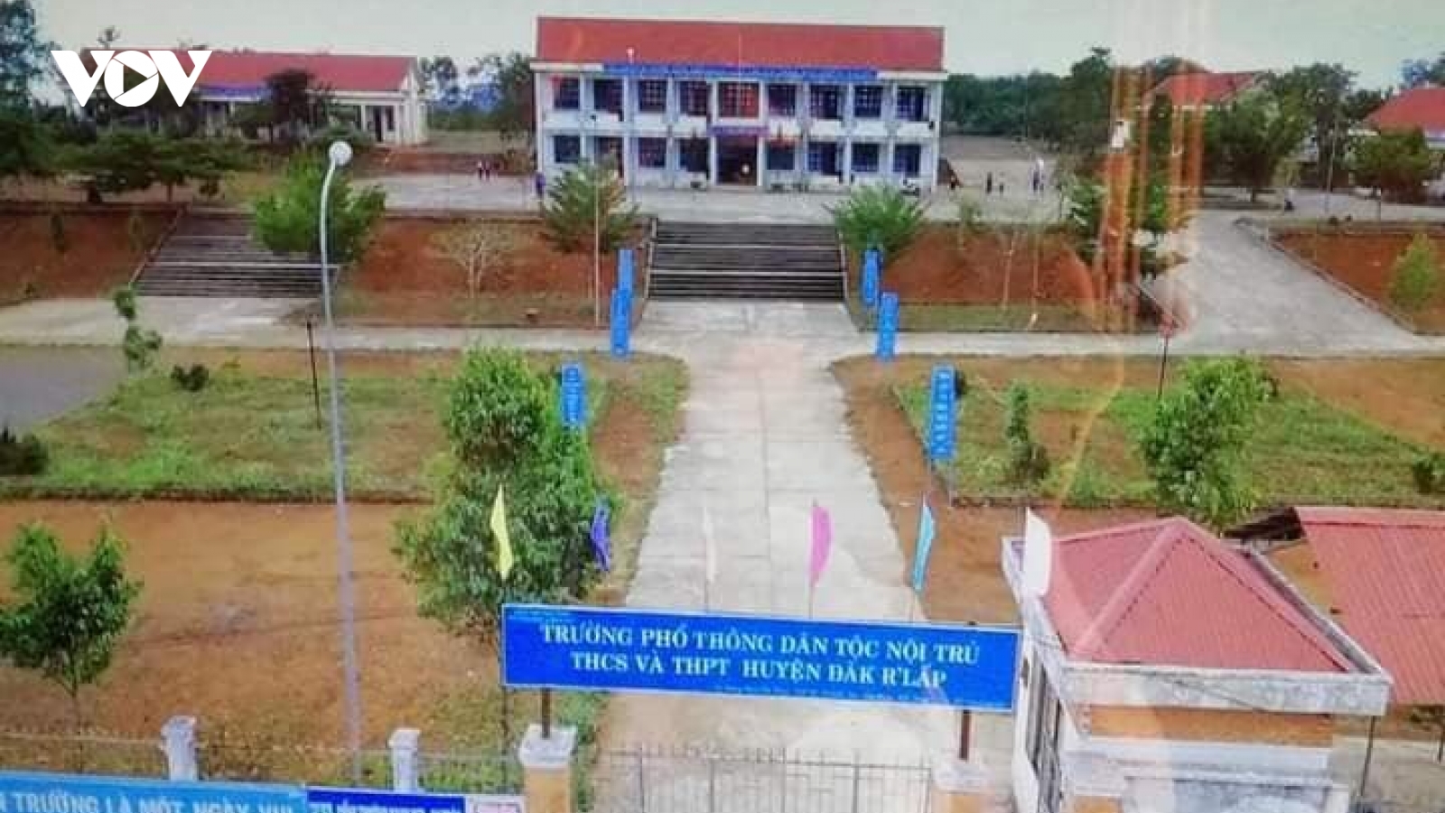 Đắk Nông cách ly hơn 220 học sinh, giáo viên sau lễ khai giảng do có ca dương tính