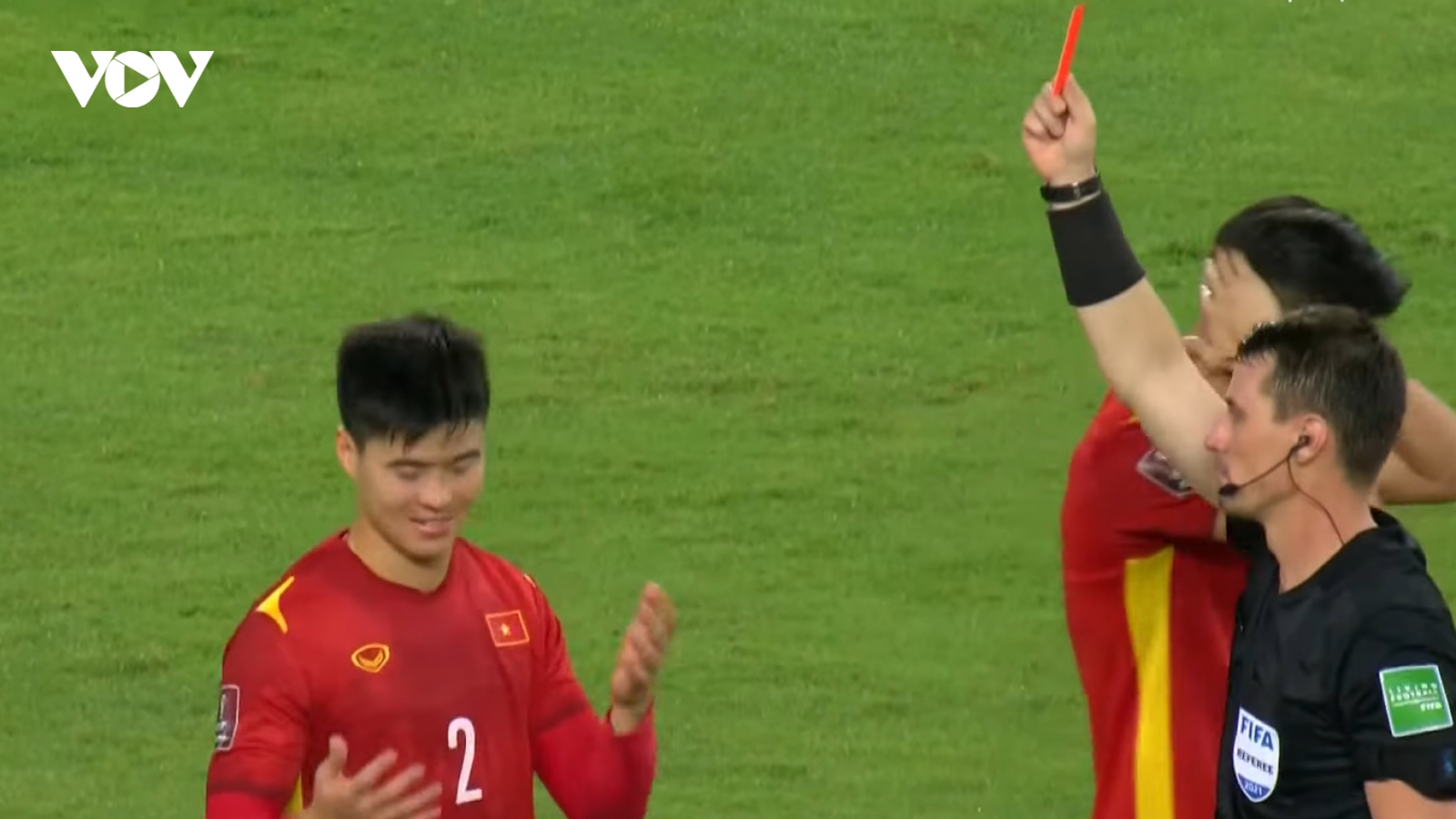 AFC giải thích lý do Duy Mạnh bị trọng tài rút thẻ đỏ