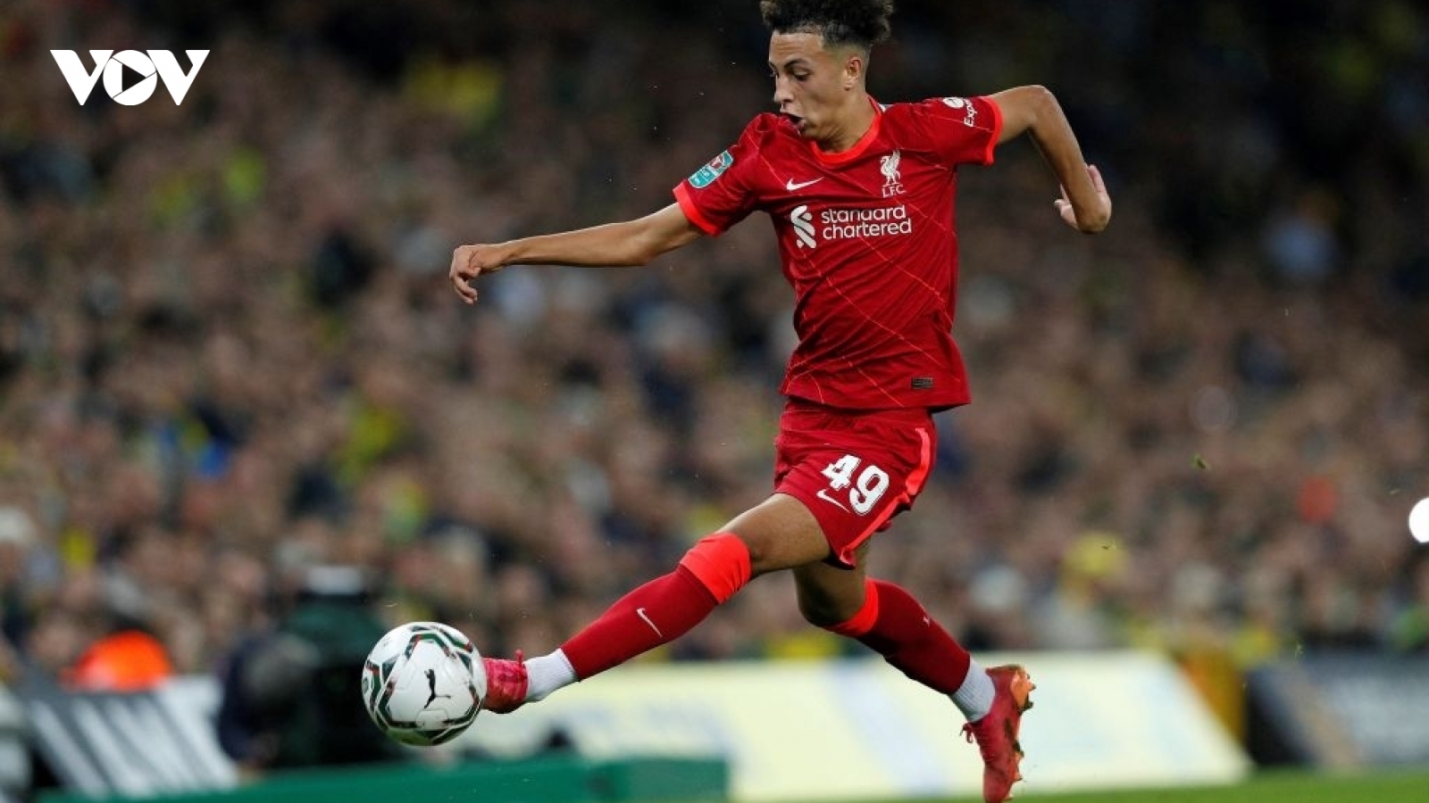 Man City và Liverpool "trình làng" một loạt cầu thủ tuổi teen ở Cúp Liên đoàn Anh