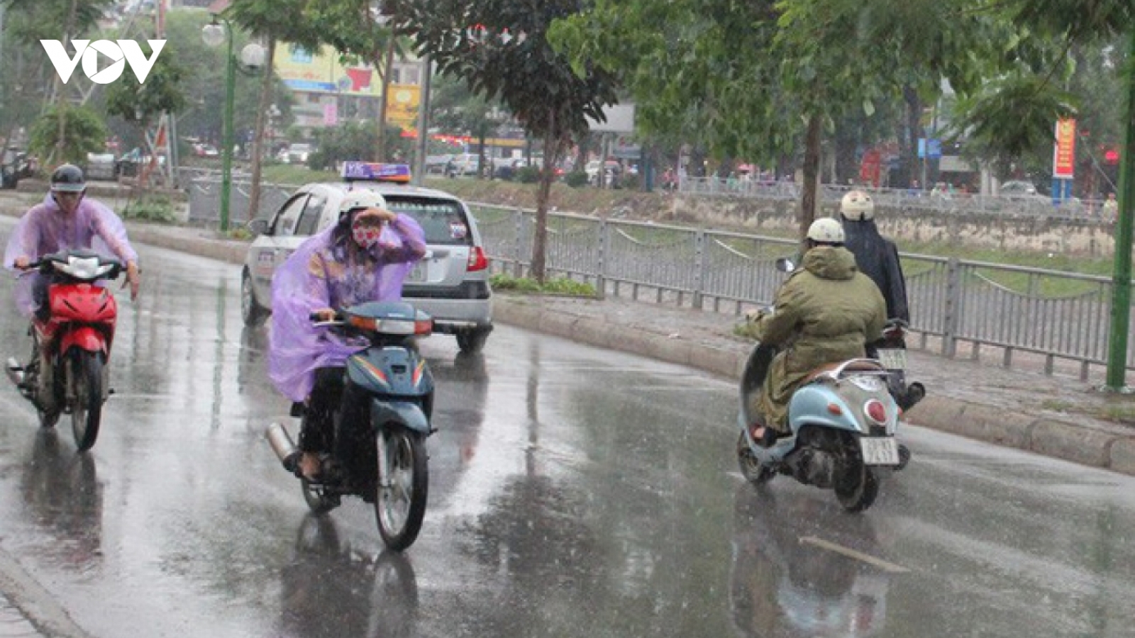 Thời tiết hôm nay 7/9: Đông Bắc Bộ, Bắc và Trung Trung Bộ có mưa rào và dông rải rác
