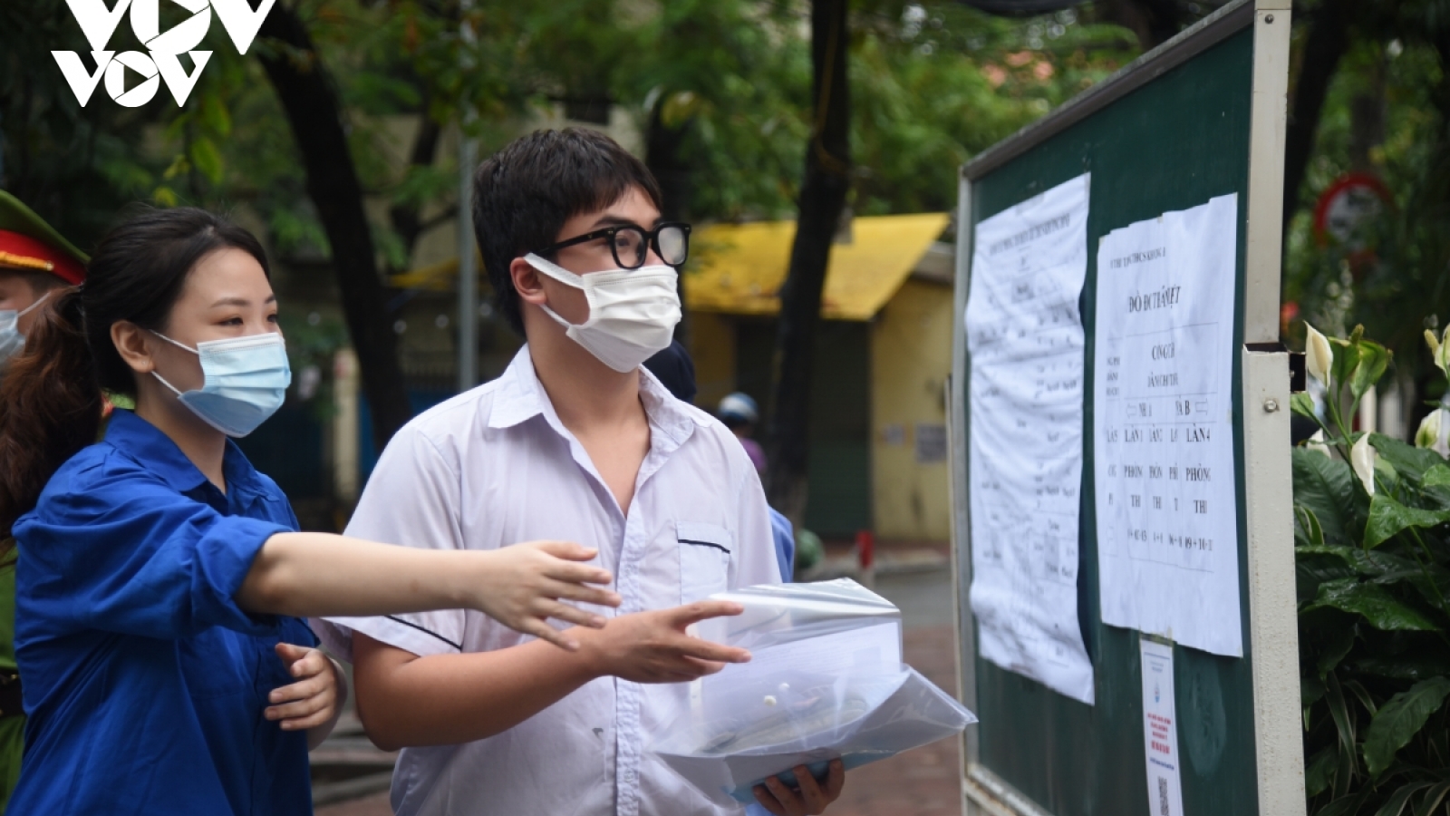 Xét tuyển đại học 2021: Điểm chuẩn tăng chóng mặt, thí sinh điểm cao vẫn... trượt