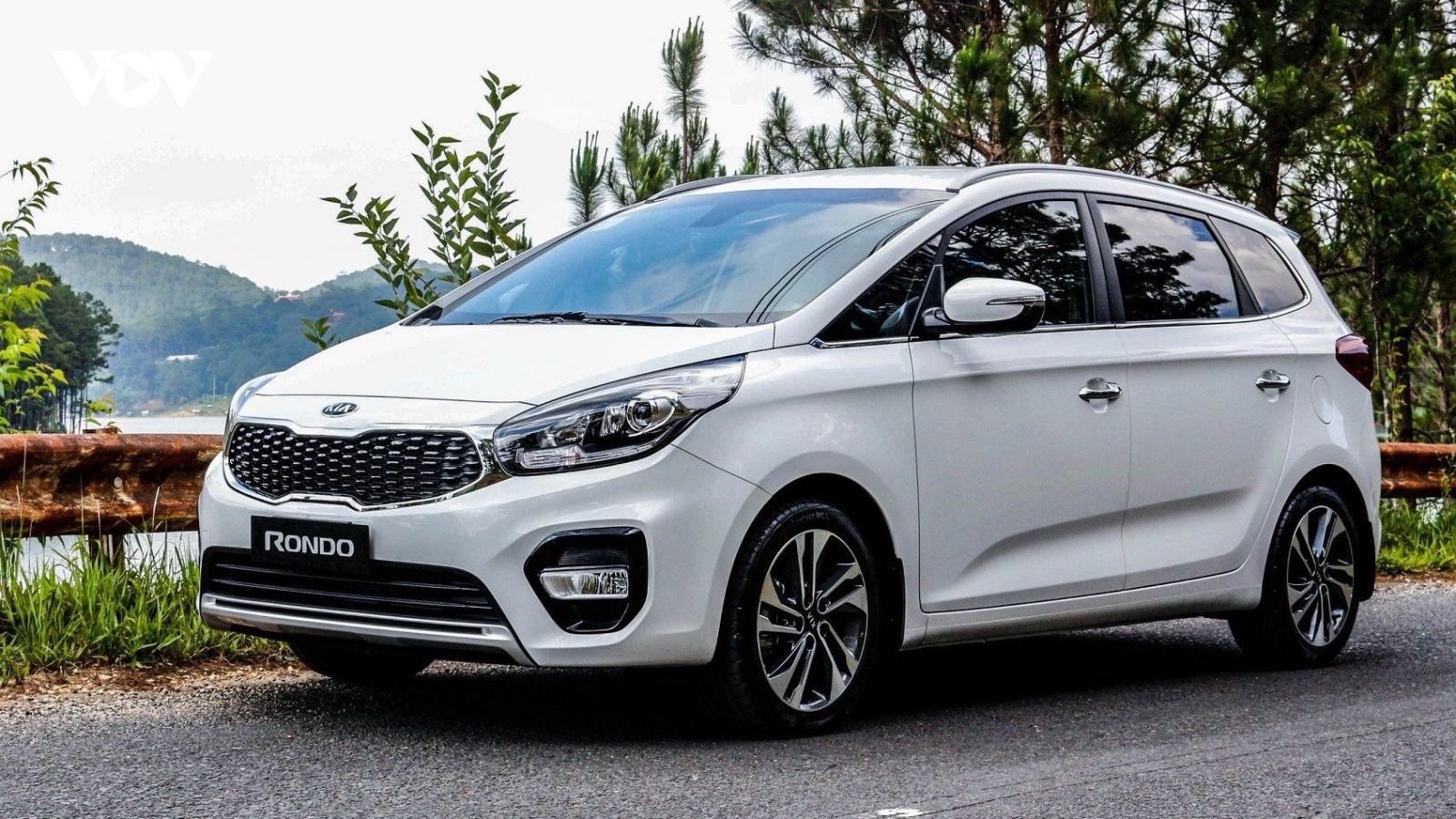 Phân khúc MPV giảm doanh số hơn 90% trong tháng 8