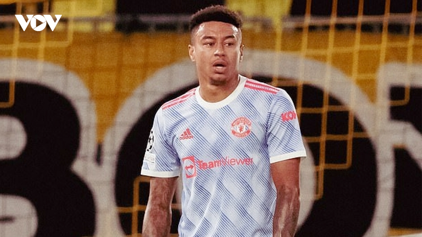 HLV Solskjaer có hành động bất ngờ với Lingard trước trận gặp West Ham