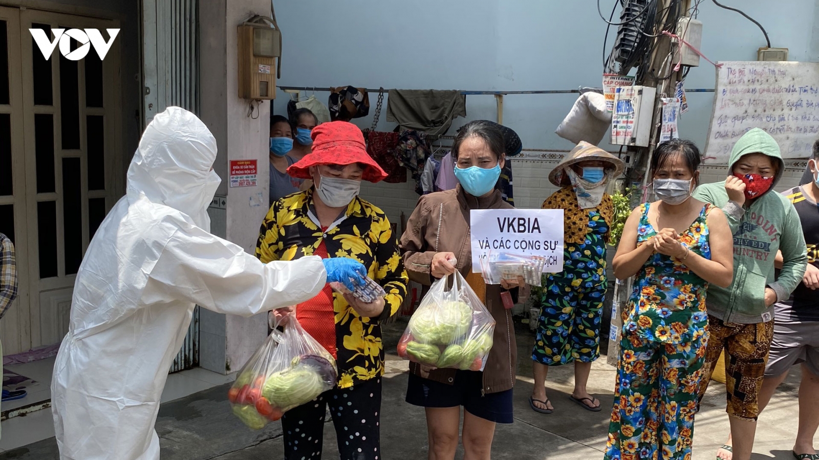Doanh nhân Việt – Hàn chung tay hỗ trợ túi thuốc điều trị F0