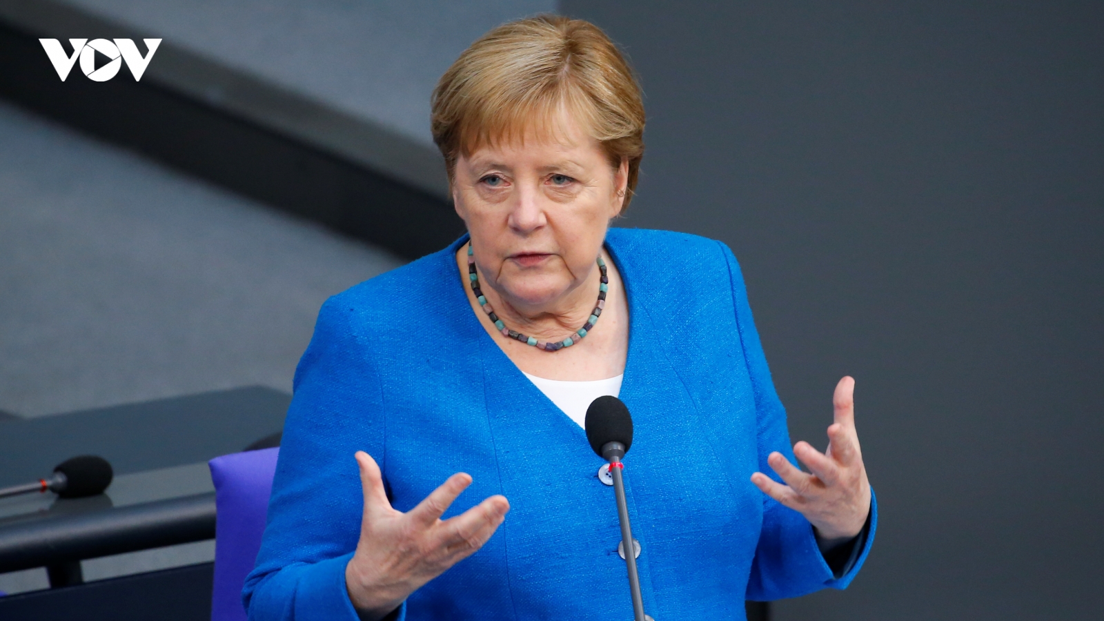Thủ tướng Merkel và đảng CDU chúc mừng đối thủ SPD, các đàm phán vẫn khó lường