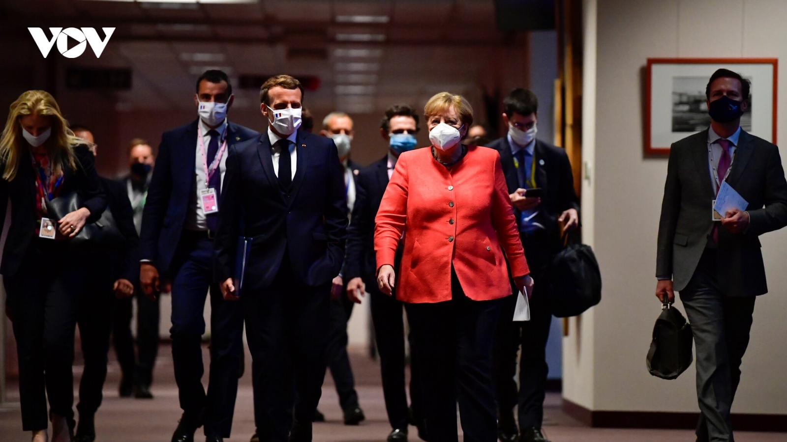 Cơ hội cho Tổng thống Pháp Macron trở thành người dẫn dắt EU sau bà Merkel?