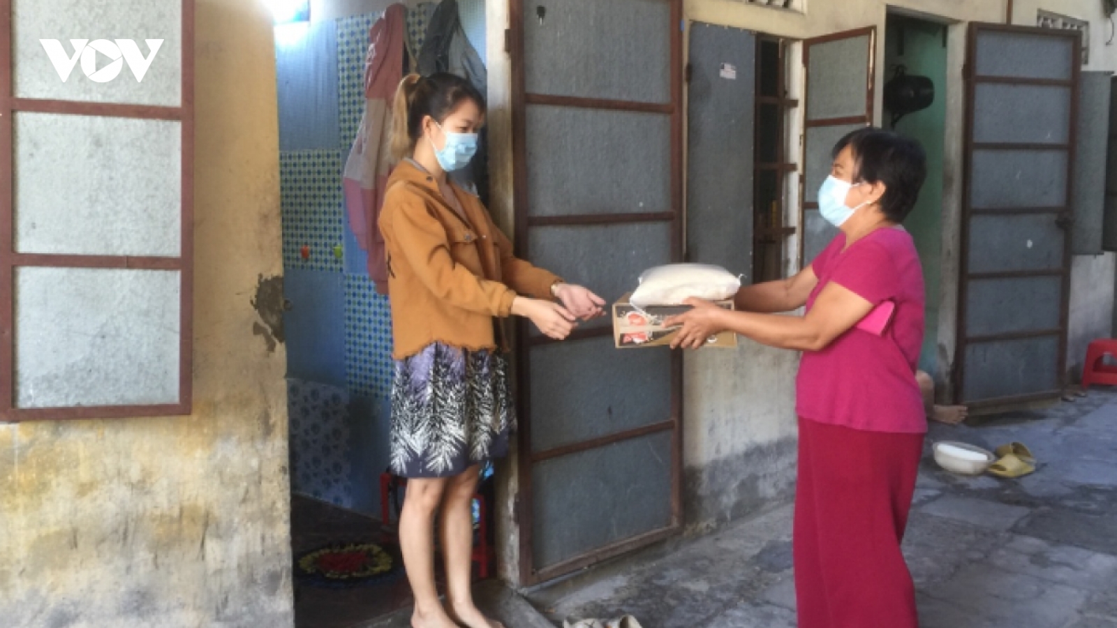 Giảm giá nhà trọ, lao động ngoại tỉnh vơi bớt nỗi lo trong mùa dịch