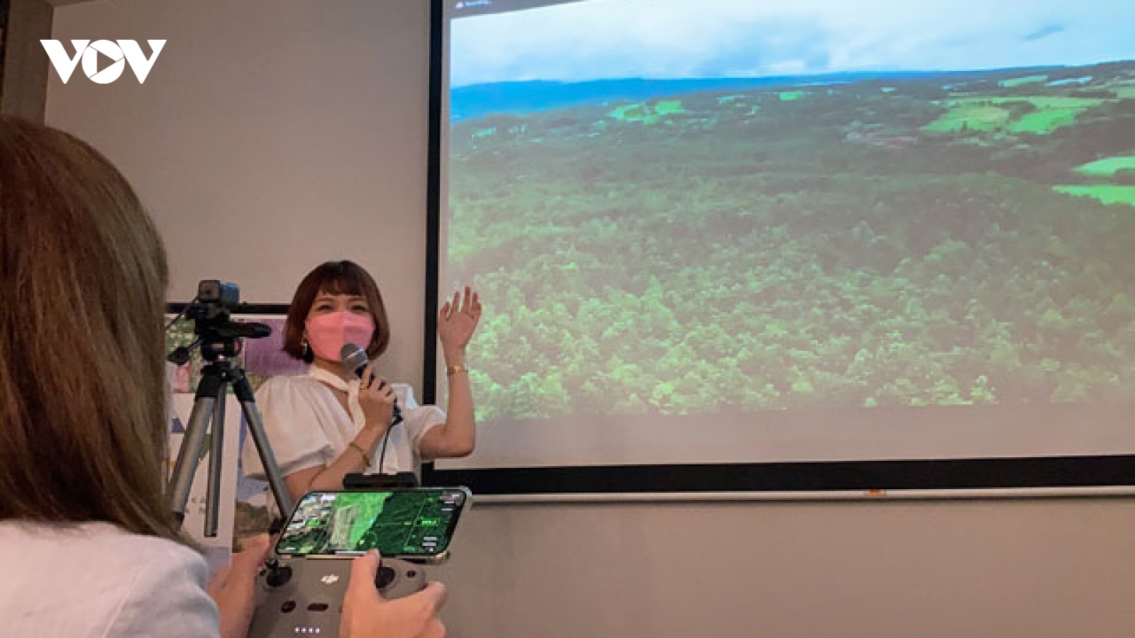 Tour du lịch ảo mới lạ: Tự tay lái drone ngắm cảnh Nhật Bản