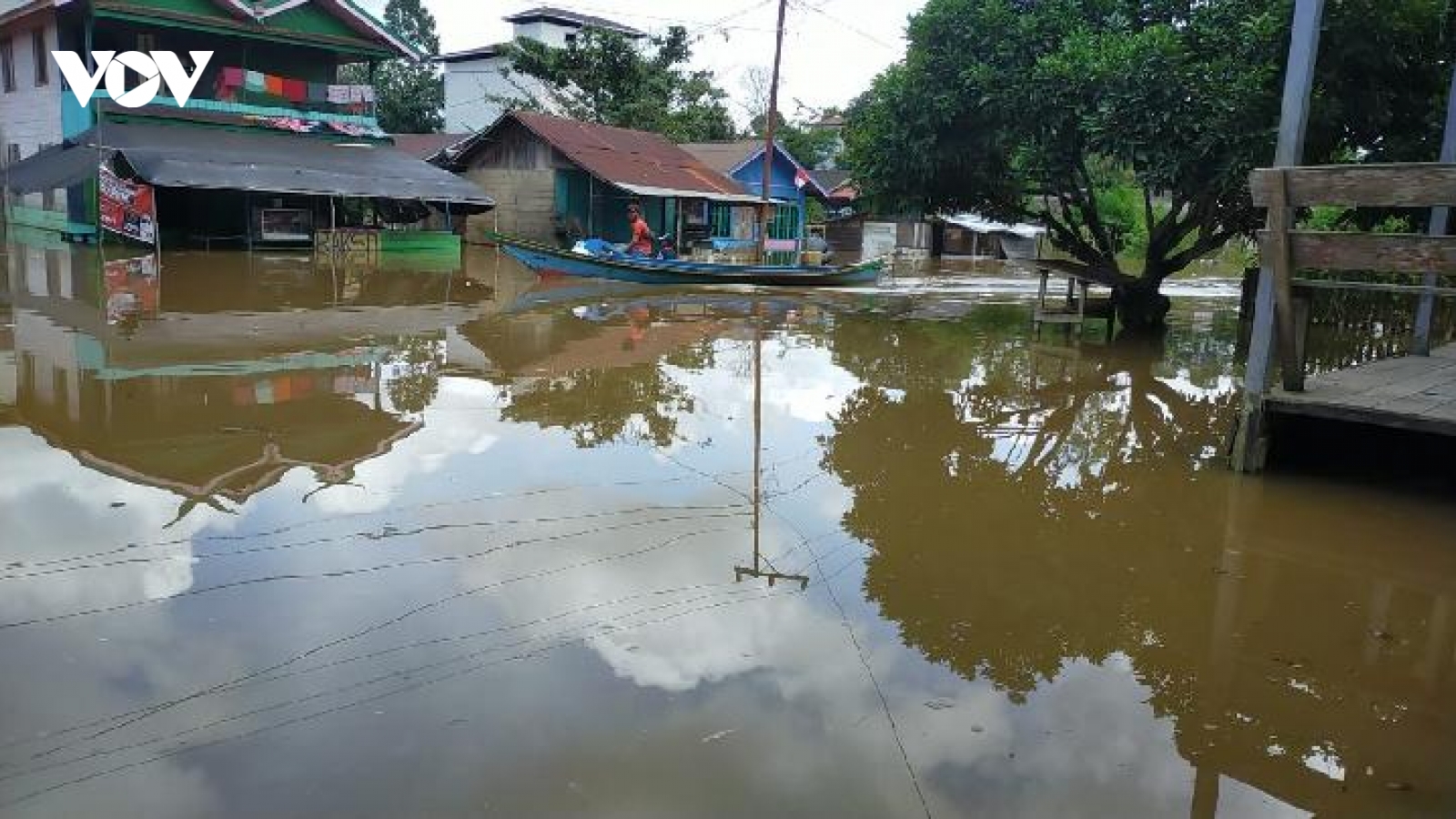 Lũ lụt nghiêm trọng tại Indonesia, một tỉnh trong tình trạng khẩn cấp
