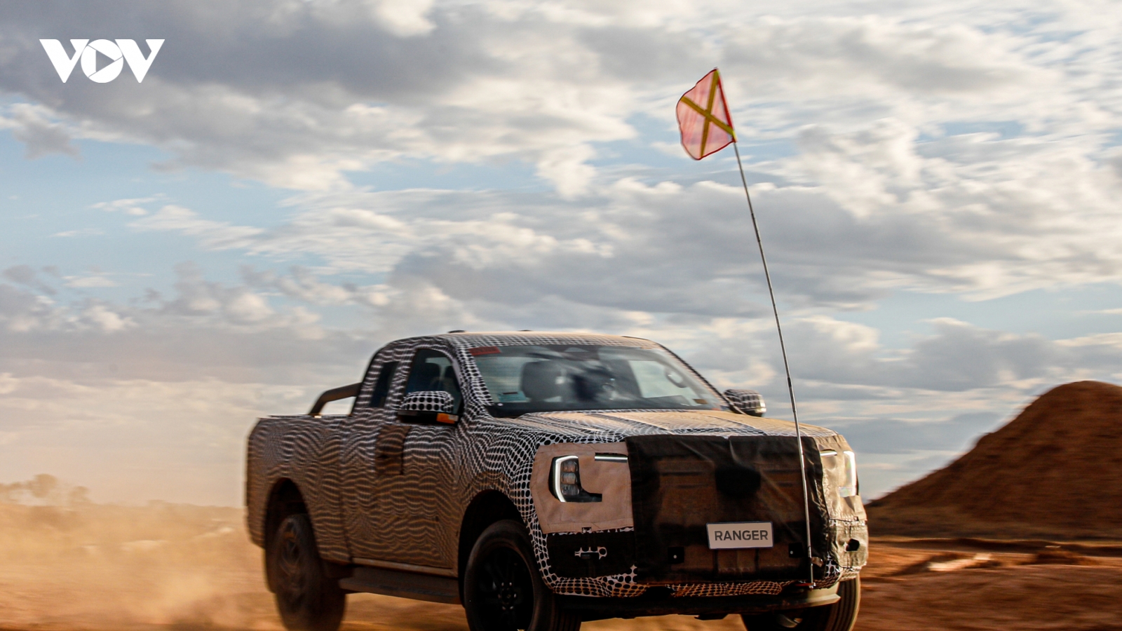 Ford Ranger thế hệ mới lộ diện thiết kế như F-150