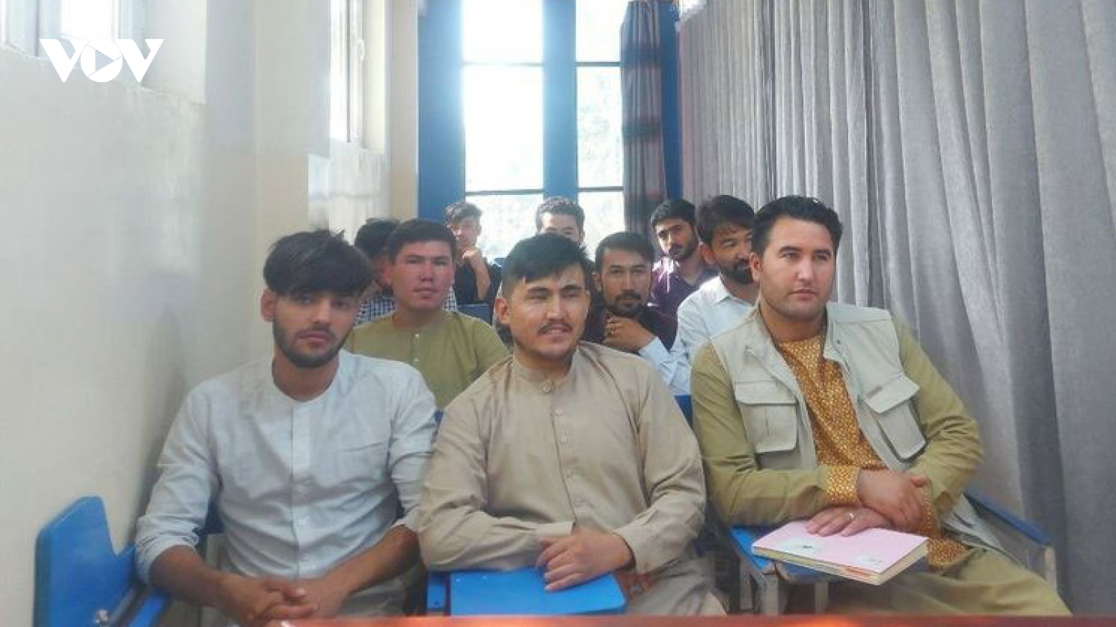 Taliban mở lại các cơ sở giáo dục cho nam giới từ ngày hôm nay