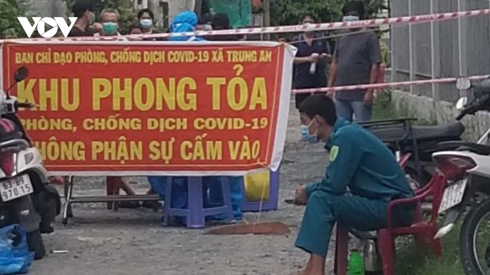 Phát hiện một cơ sở kinh doanh sai quy định, nghi có công nhân dương tính với SARS-CoV-2