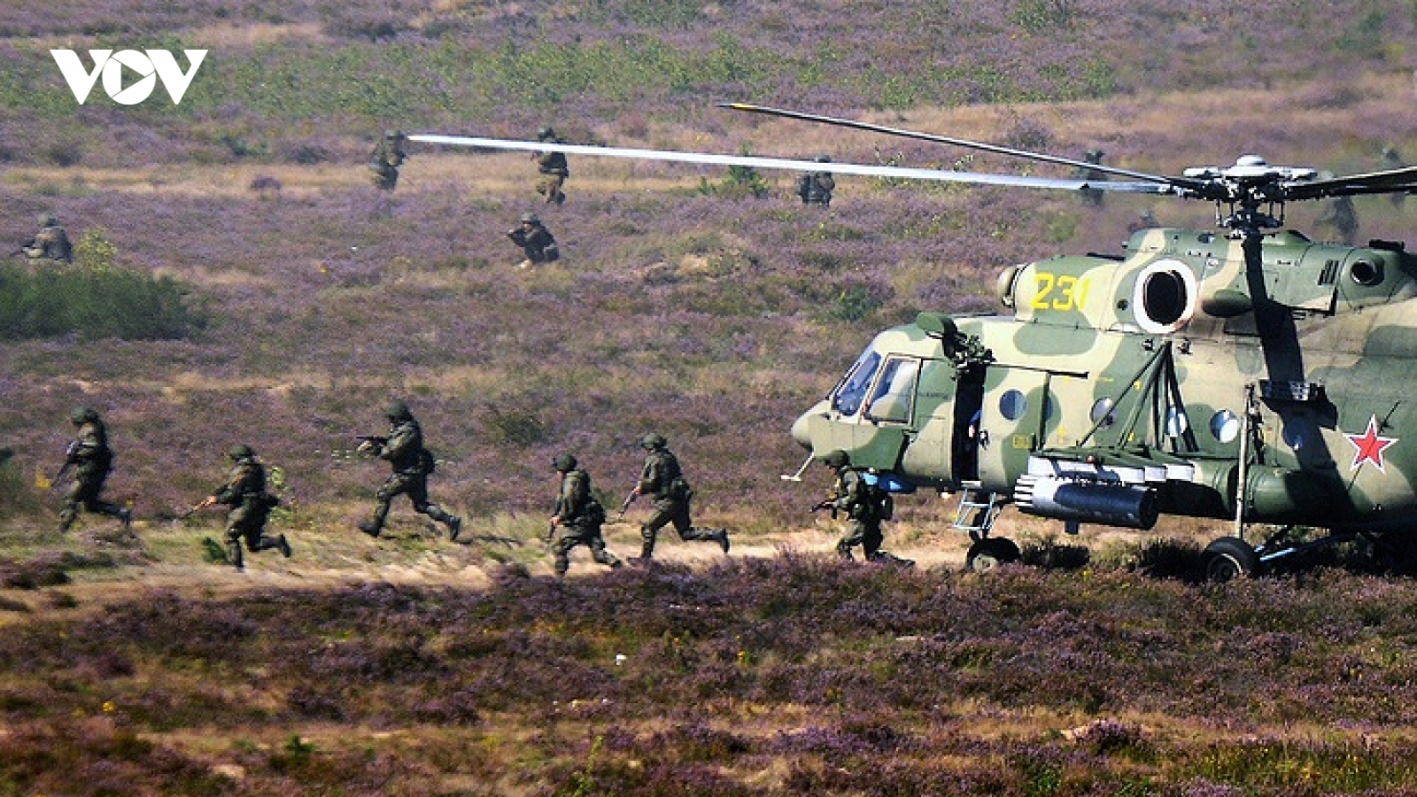 Cận cảnh dàn vũ khí Nga tung hỏa lực nghiền nát mục tiêu trong cuộc tập trận Zapad